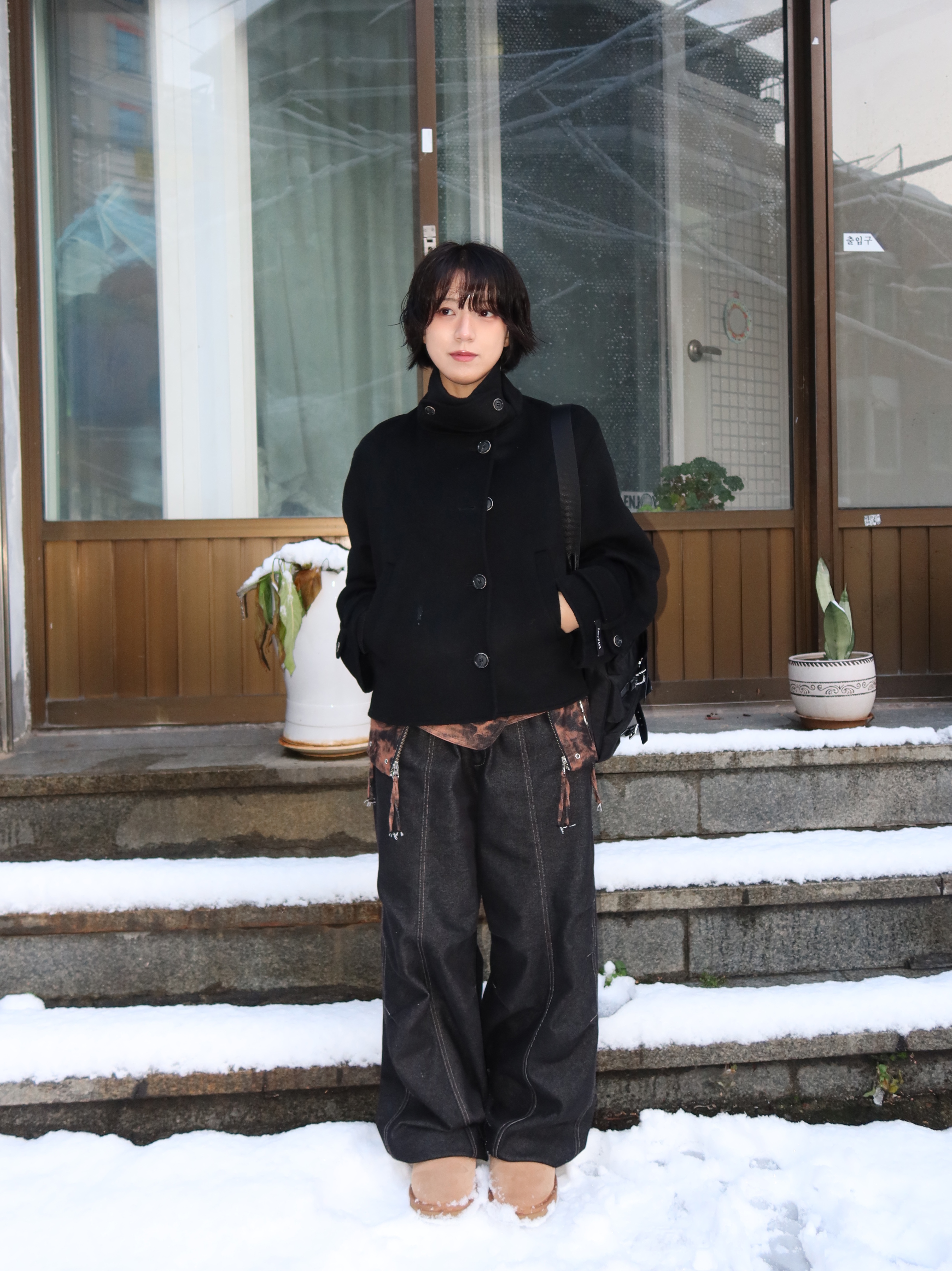 Prada Re-Nylon Small Backpack Black 착용 스타일