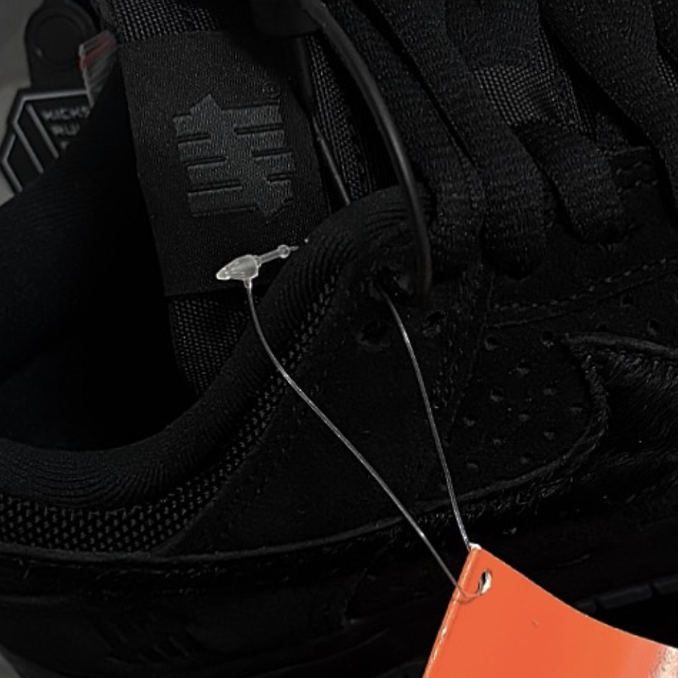 Nike x Undefeated Dunk Low SP 5 On It Black 착용 스타일