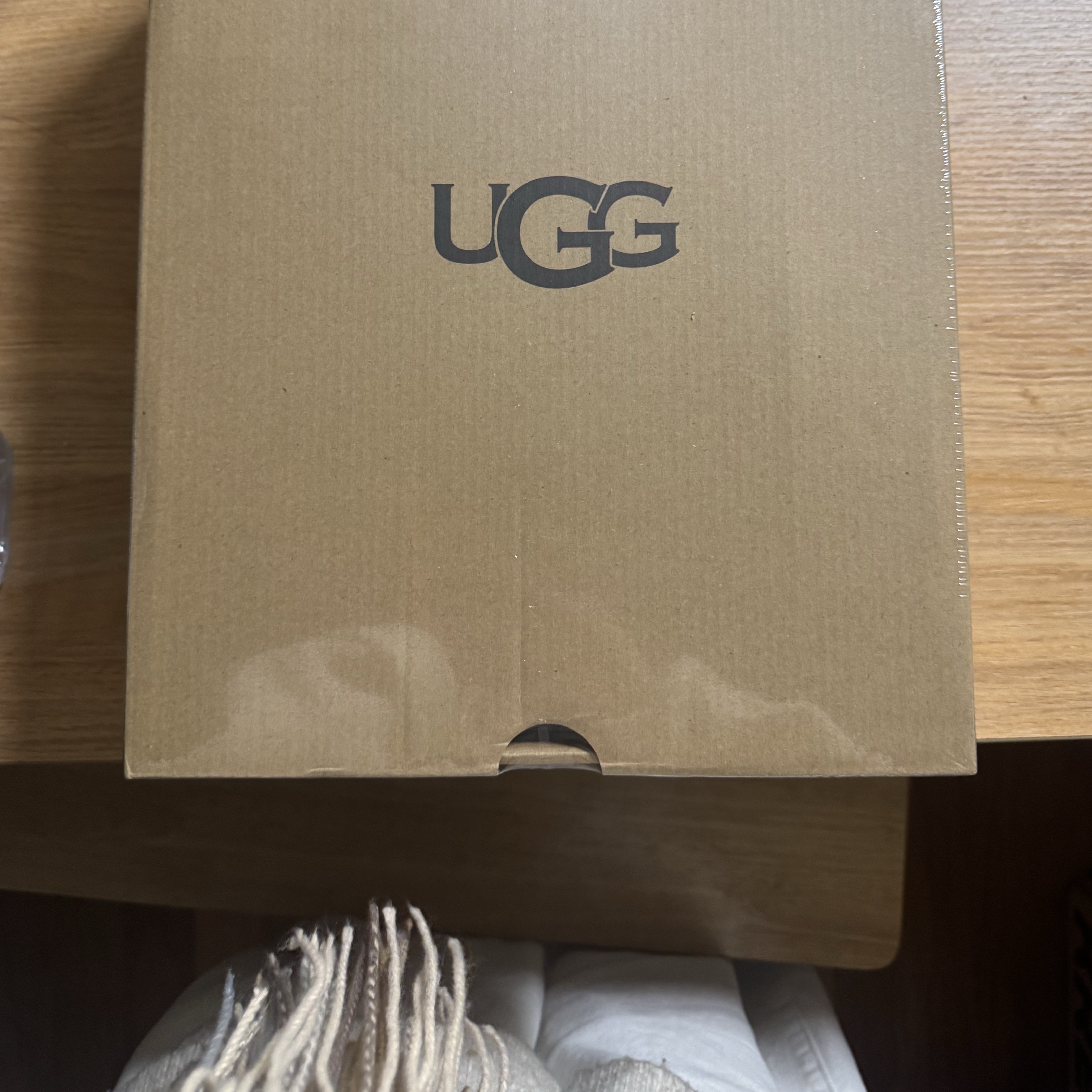 (W) UGG Classic Ultra Mini Platform Boots Chestnut 착용 스타일 - 1