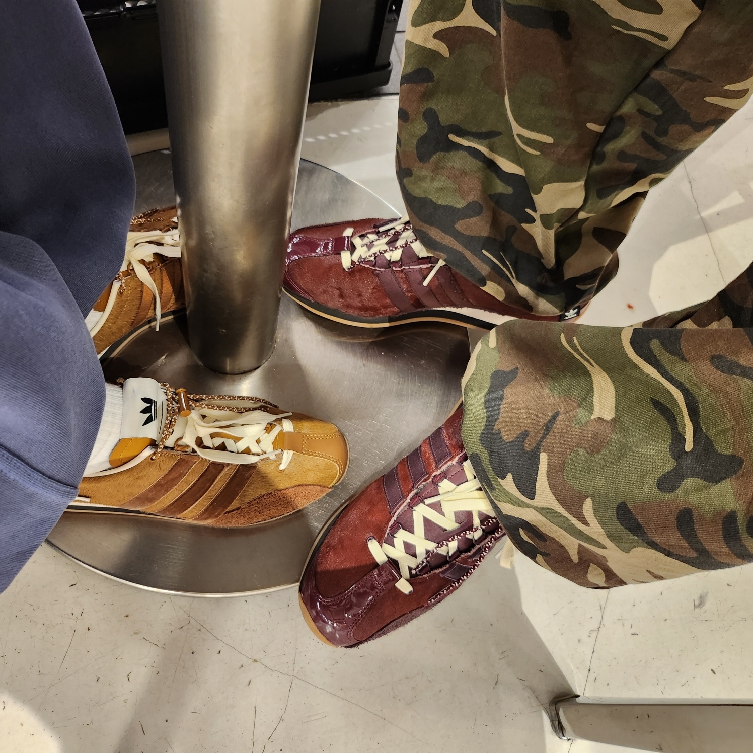 Adidas x Song for the Mute Country OG Bronze Strata Wild Brown 착용 스타일