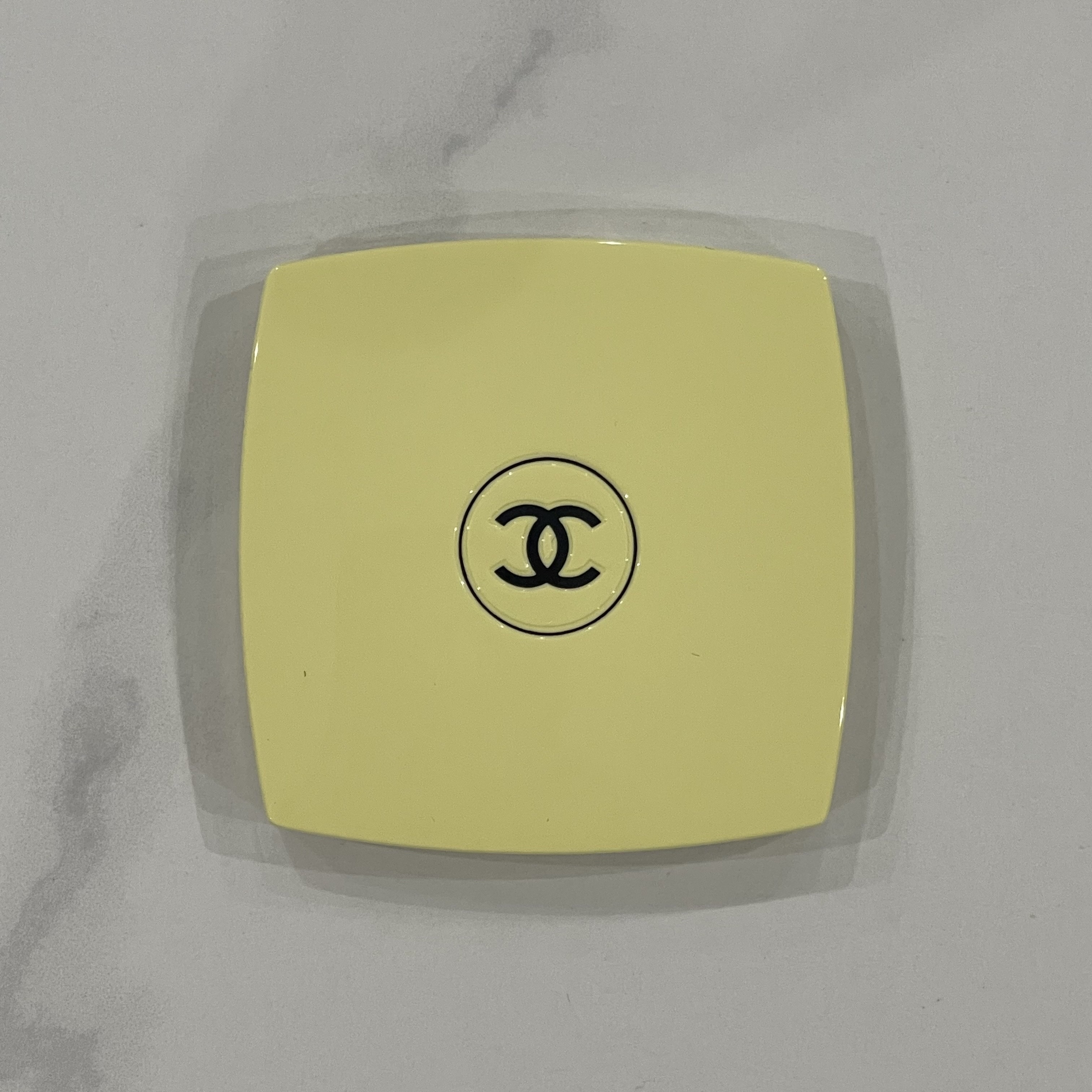 Chanel Codes Couleur Limited Edition Miroir Double Facettes 129 Ovni 착용 스타일 - 1
