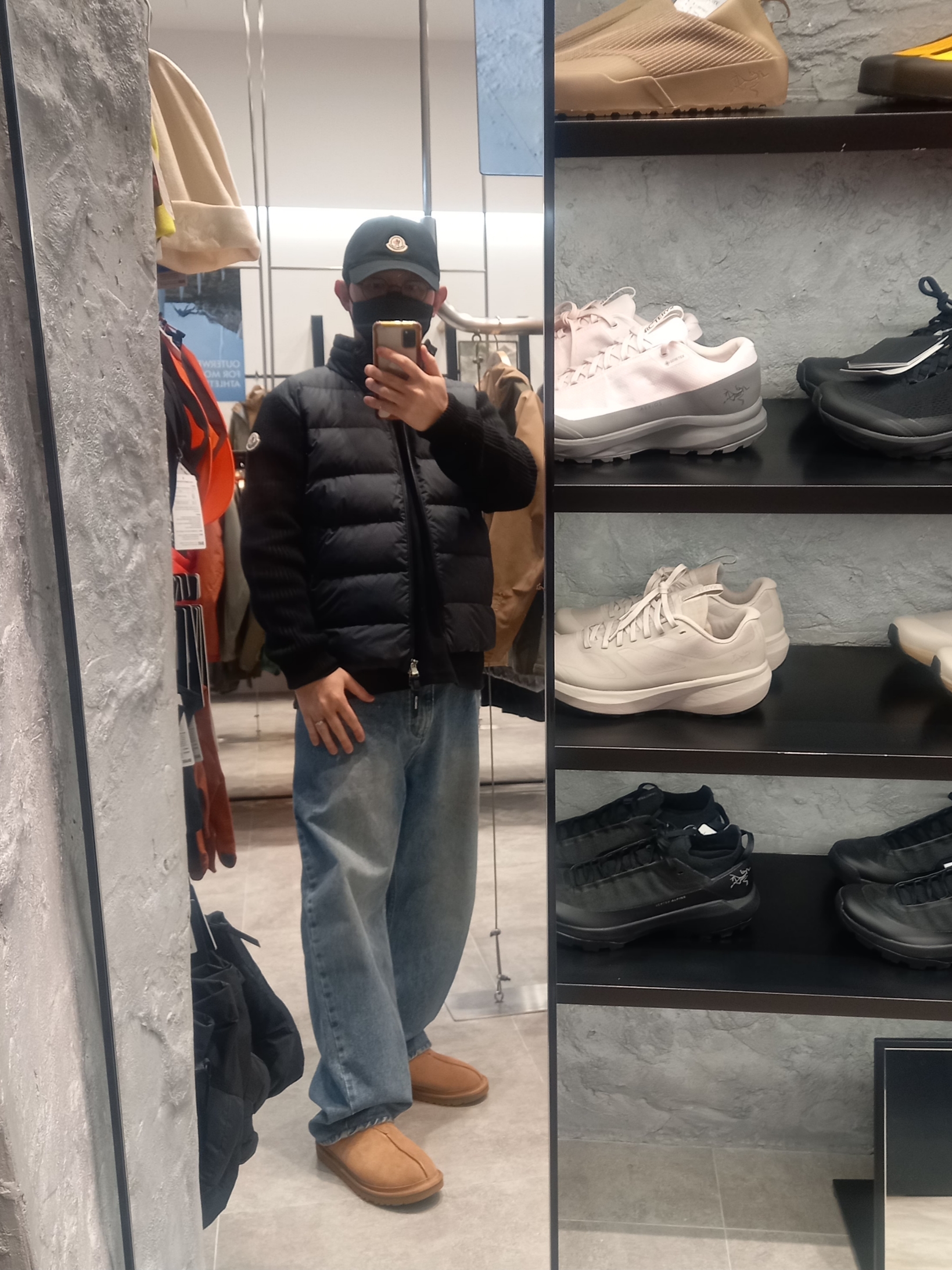 Moncler Padded Wool Zip-Up Hoodie Black - 24FW, UGG Neuman Chestnut 착용 스타일 - 1