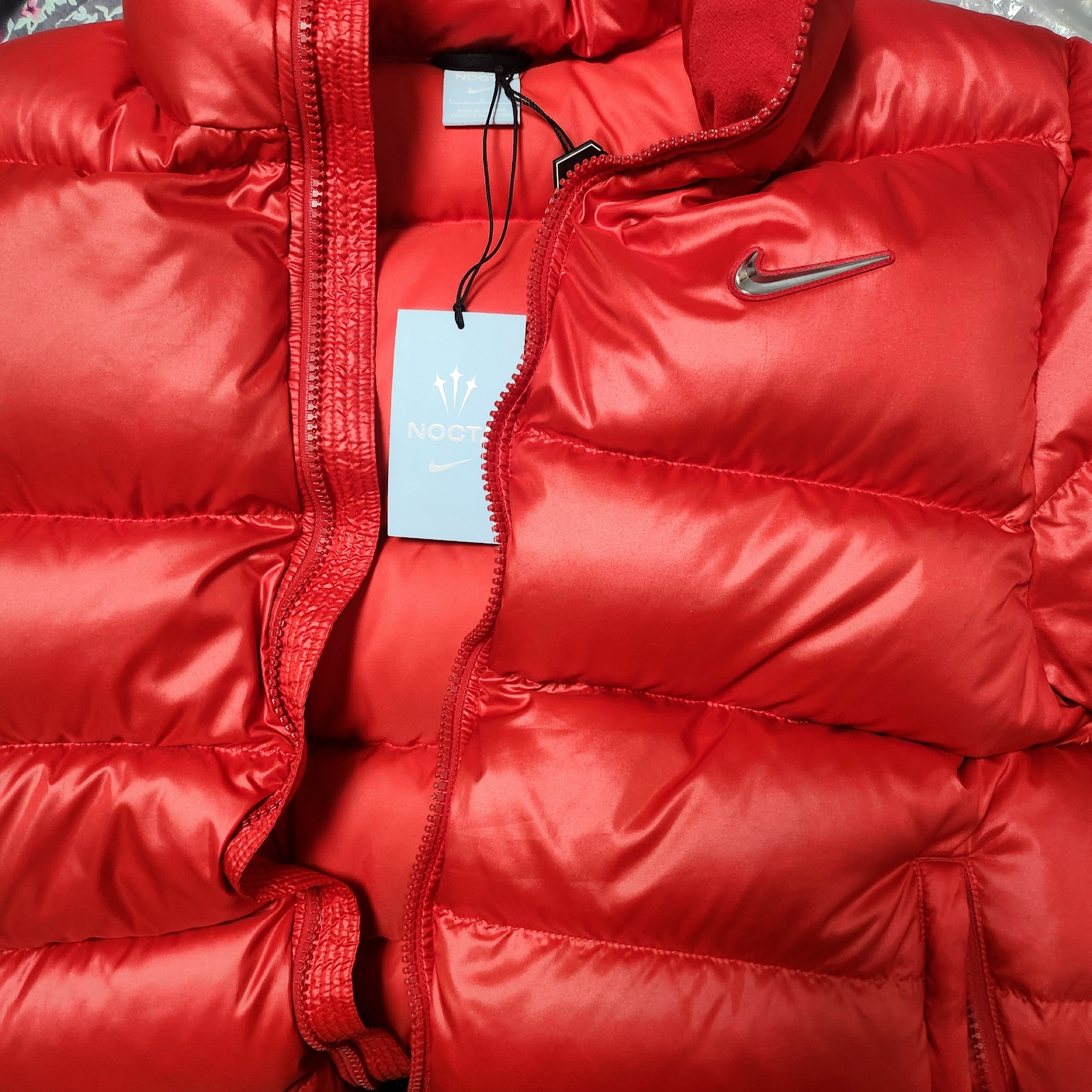 Nike x Drake Nocta Sunset Puffer Jacket Red 착용 스타일