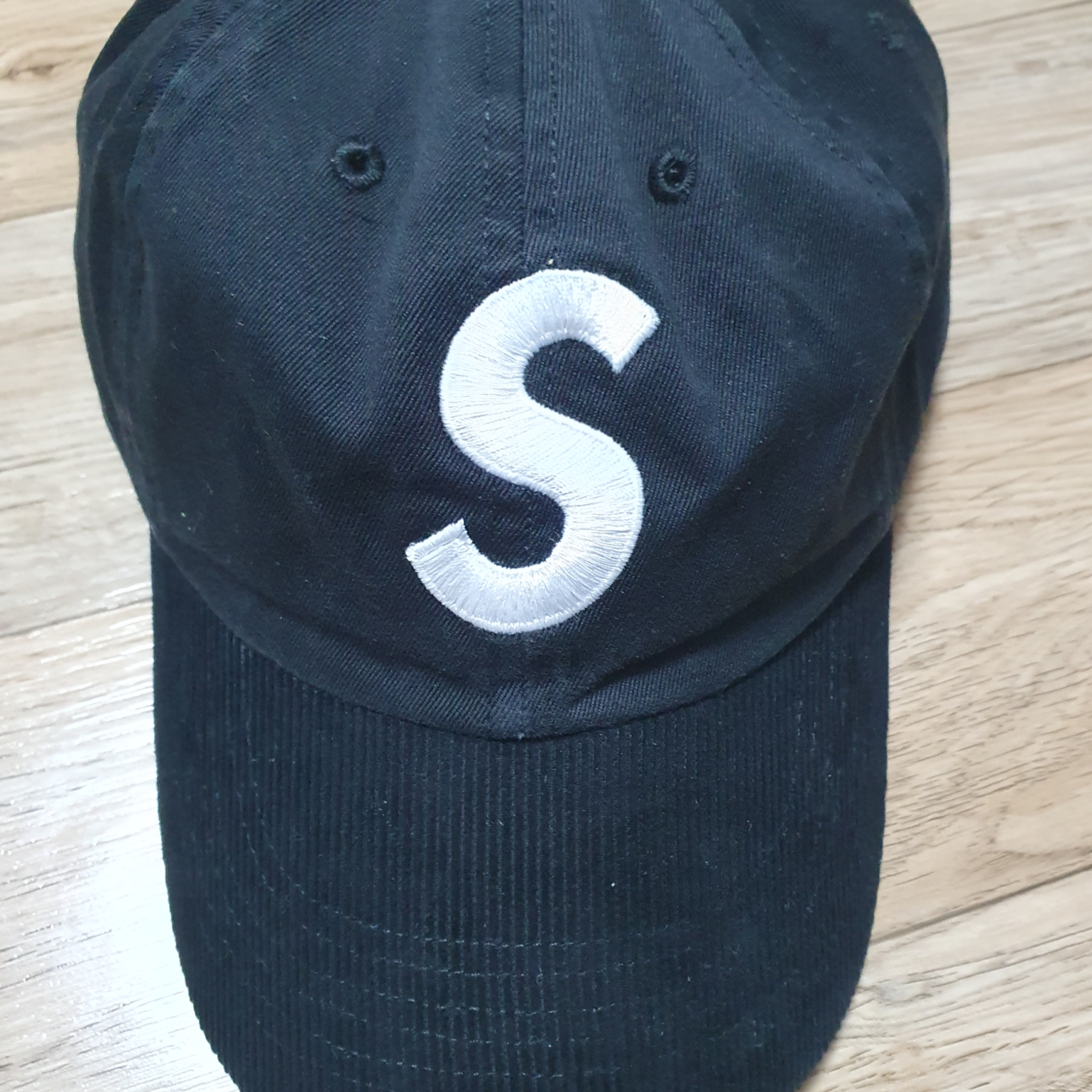 Supreme 2-Tone S Logo 6-Panel Black - 24SS 착용 스타일