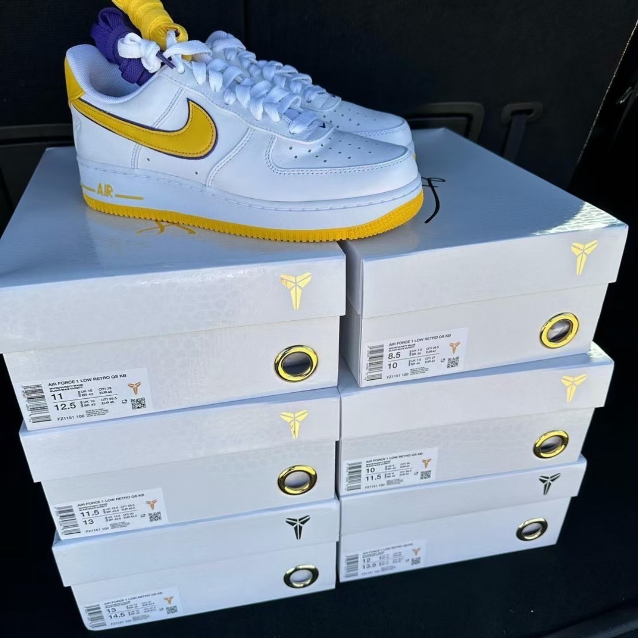 Nike x Kobe Bryant Air Force 1 Low Retro QS Varsity Maize and Varsity Purple 착용 스타일
