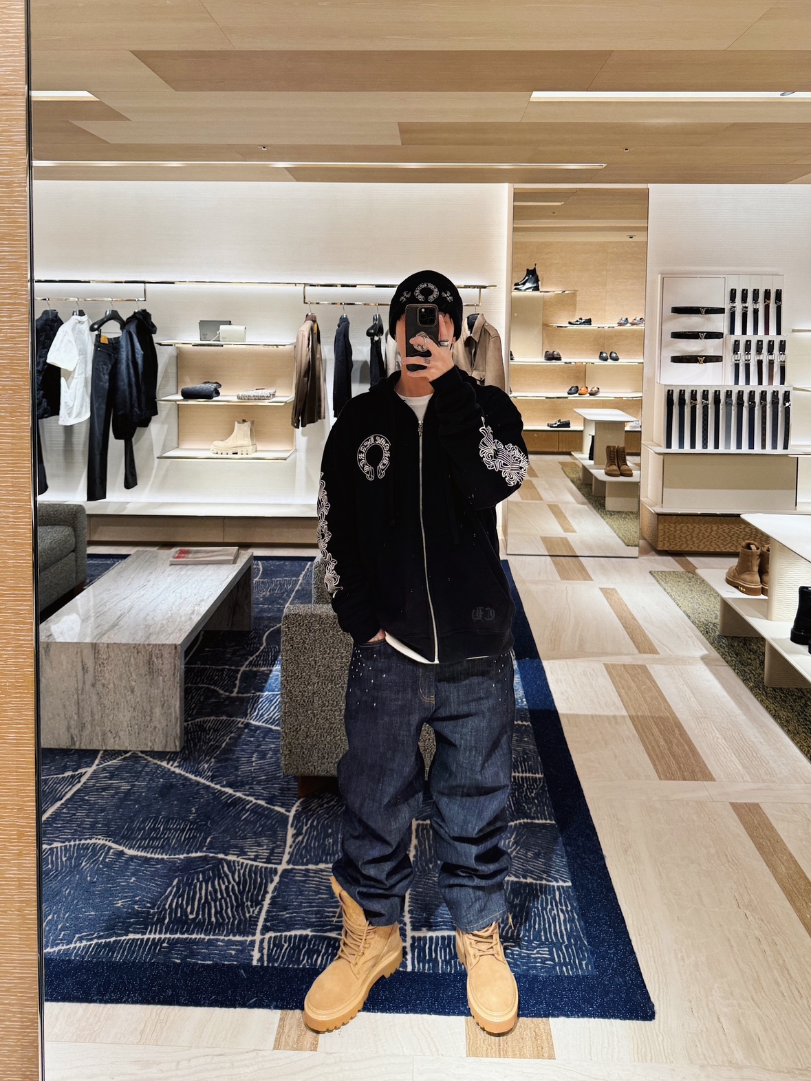 Chrome Hearts Horseshoe Floral Hoodie Black, Chrome Hearts Horseshoe Floral Fleece Zip-Up Hoodie Black 착용 스타일 - 2
