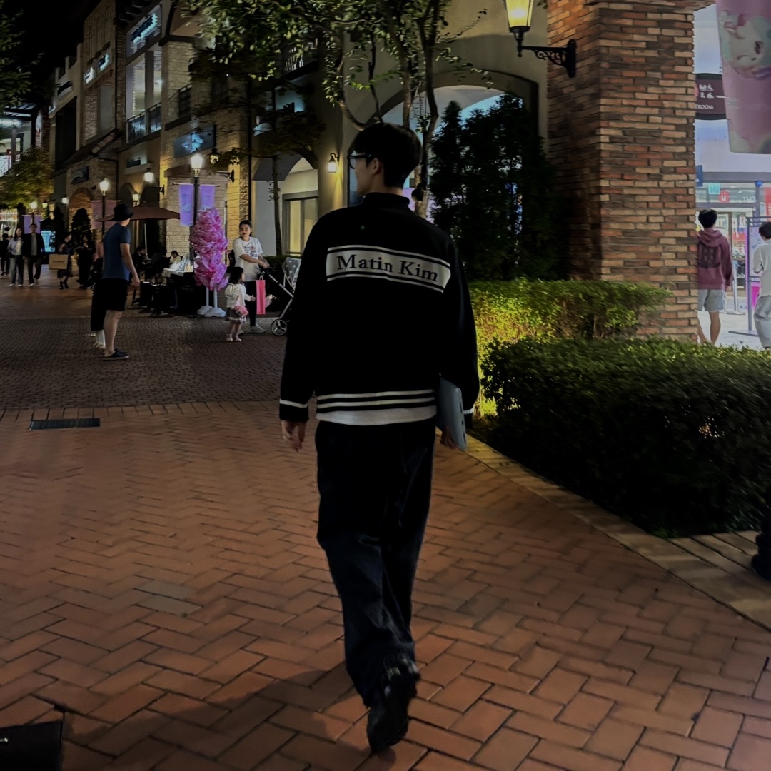 Nike x Supreme Shox Ride 2 SP Black, Matin Kim Spell Point Stripe Knit Cardigan Black 착용 스타일 - 1