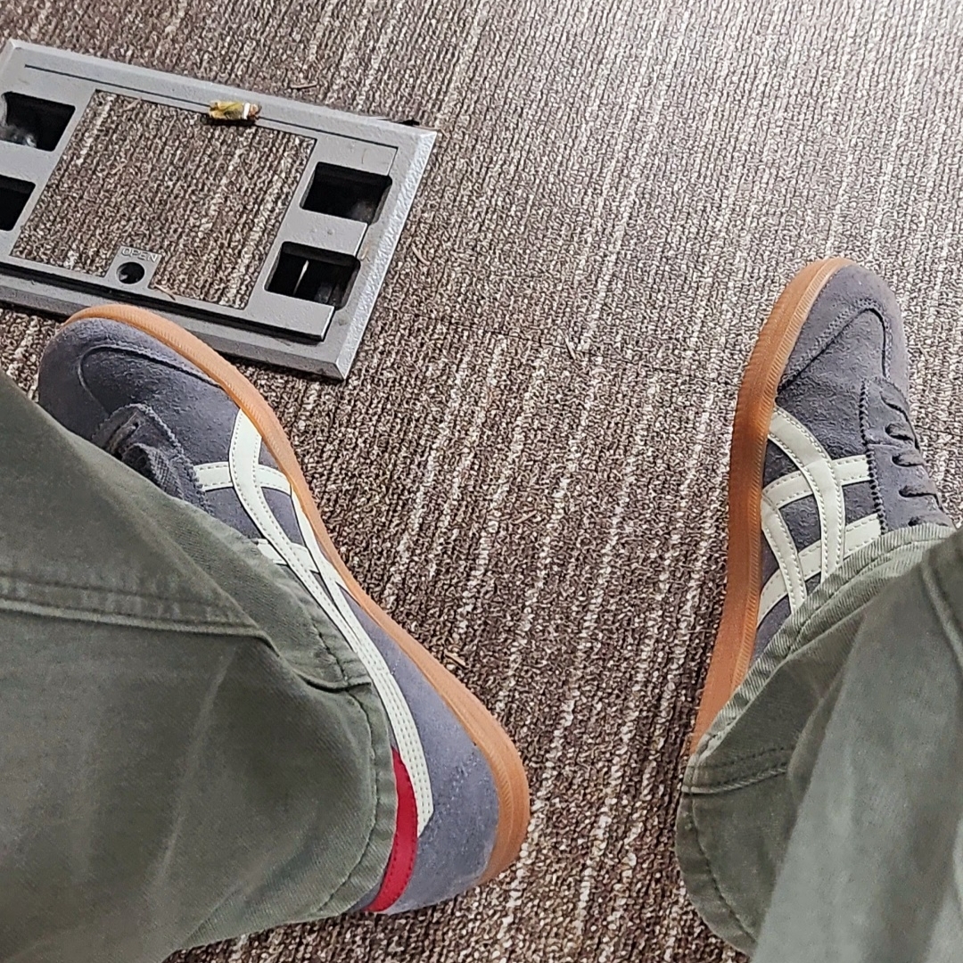 Onitsuka Tiger Tokuten Grey White 착용 스타일