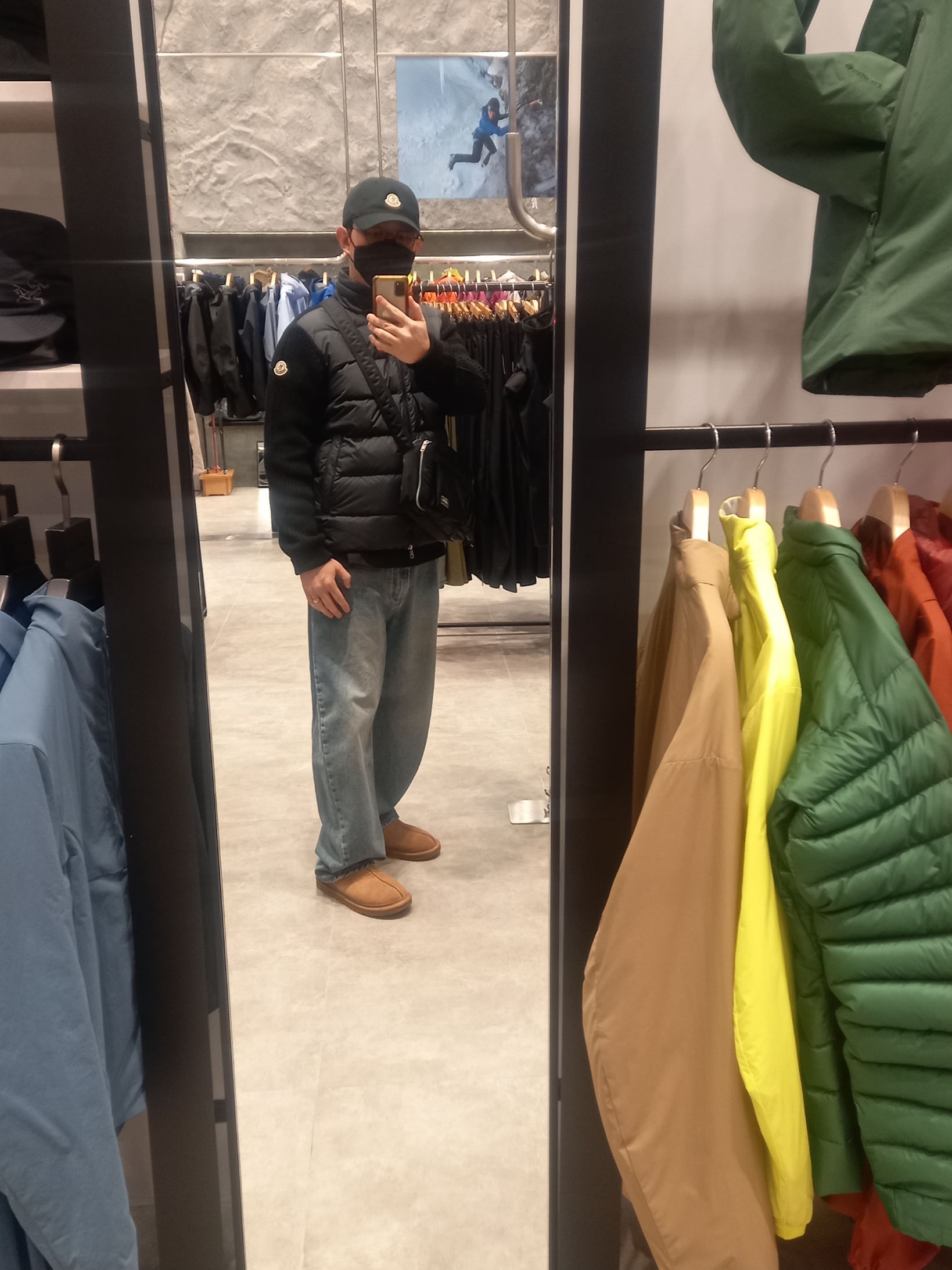 Moncler Padded Wool Zip-Up Hoodie Black - 24FW, UGG Neuman Chestnut 착용 스타일 - 2