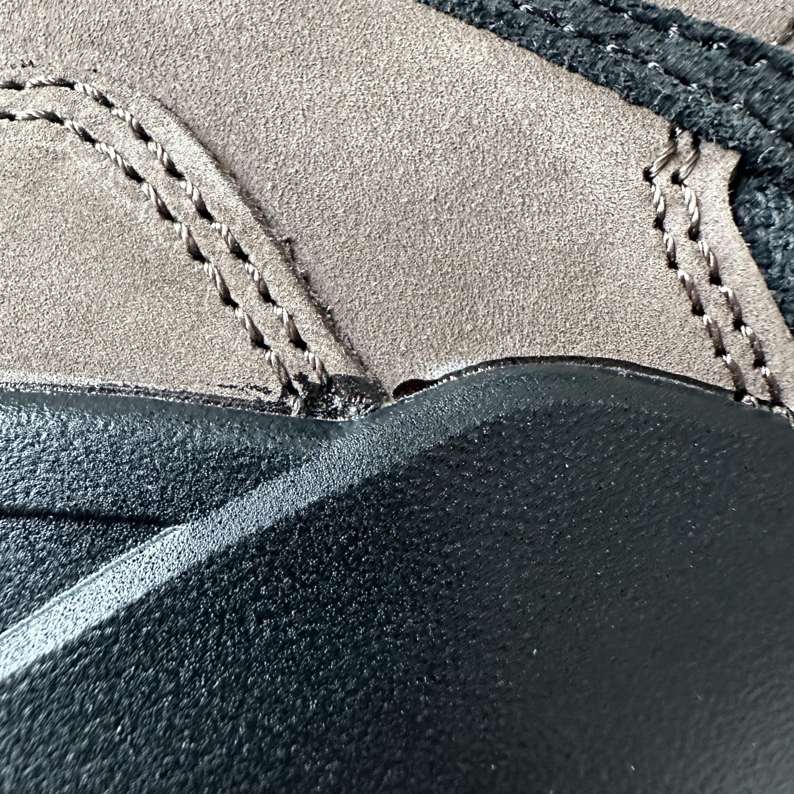 Jordan x Travis Scott Jumpman Jack TR Black and Dark Mocha 착용 스타일 - 3