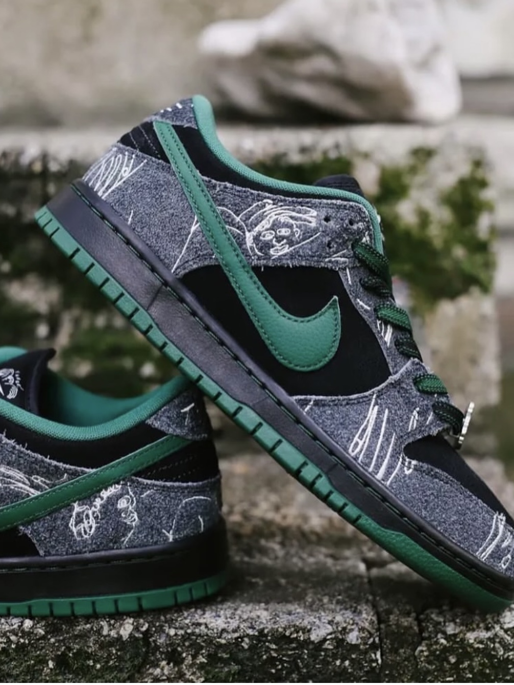 Nike x There SB Dunk Low Pro Anthracite and Gorge Green 착용 스타일