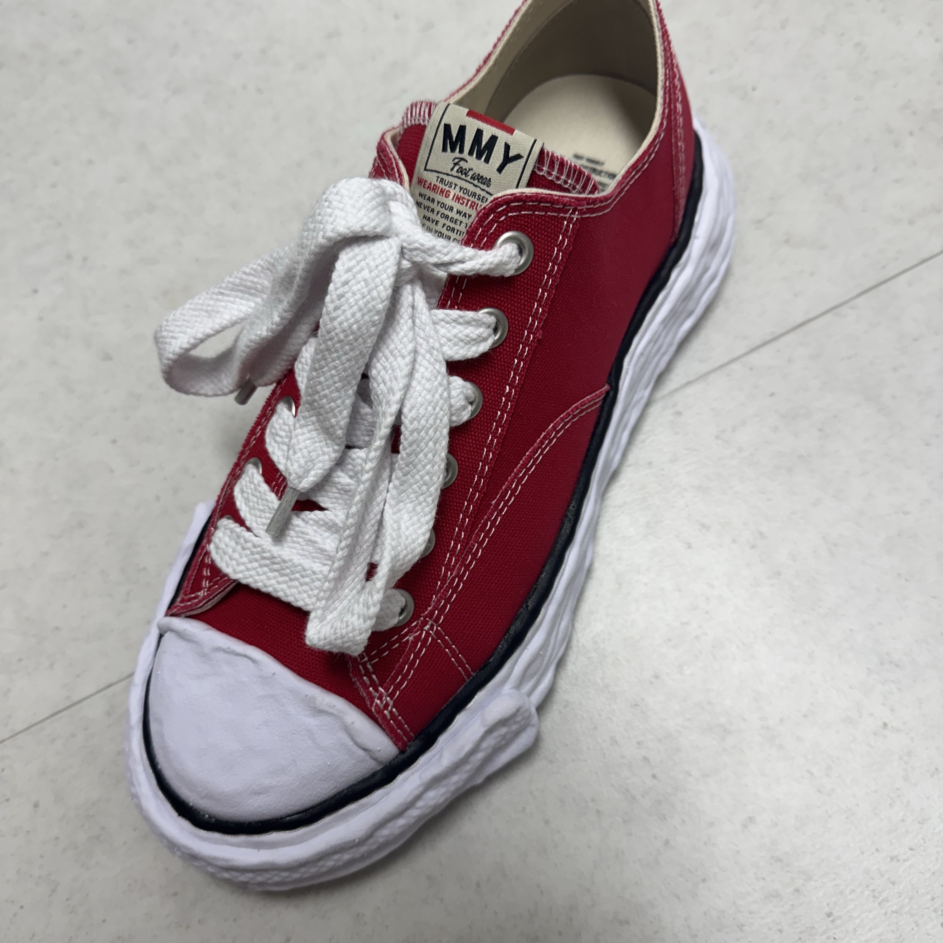 Maison Mihara Yasuhiro Peterson23 OG Sole Canvas Low-top Sneakers Red 착용 스타일