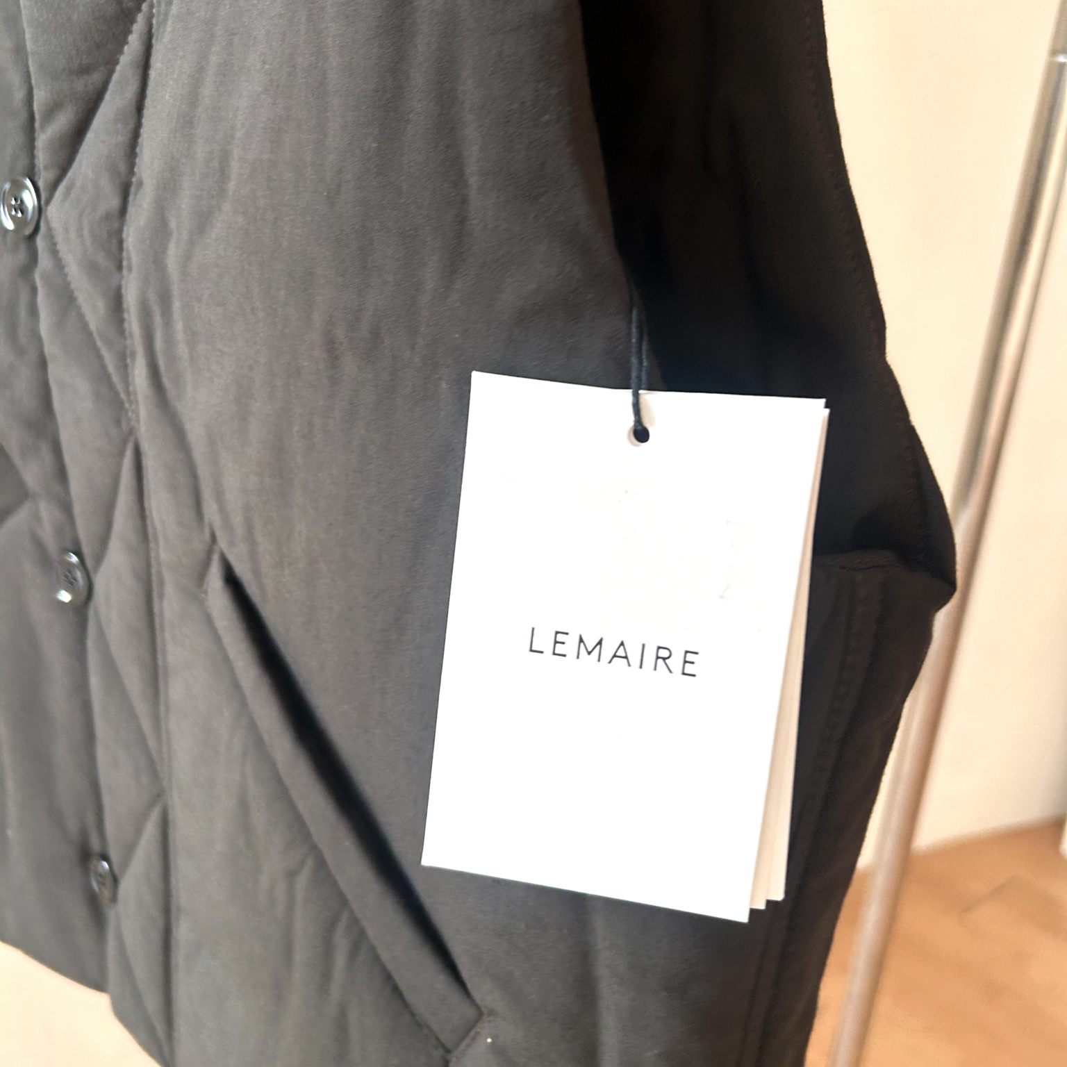 Lemaire Light Viscose Wool Wadded Gilet Dark Espresso 착용 스타일 - 4