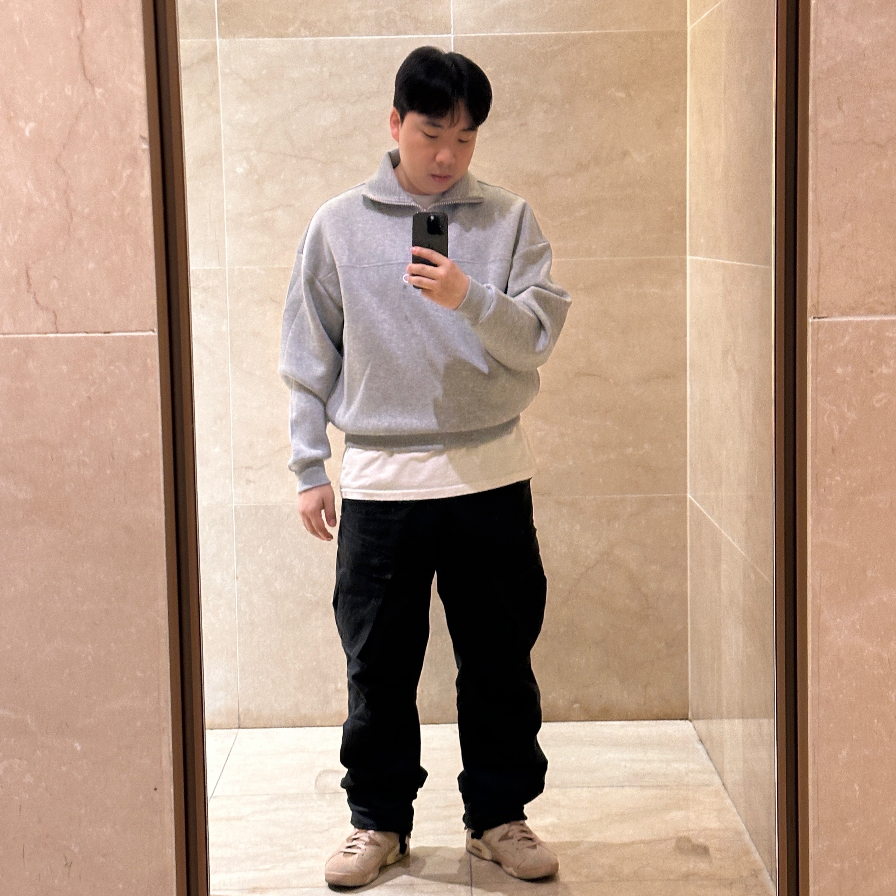 Iro Honore Half Zip-Up Sweatshirt Grey, Jordan 6 x Travis Scott Retro SP British Khaki 착용 스타일