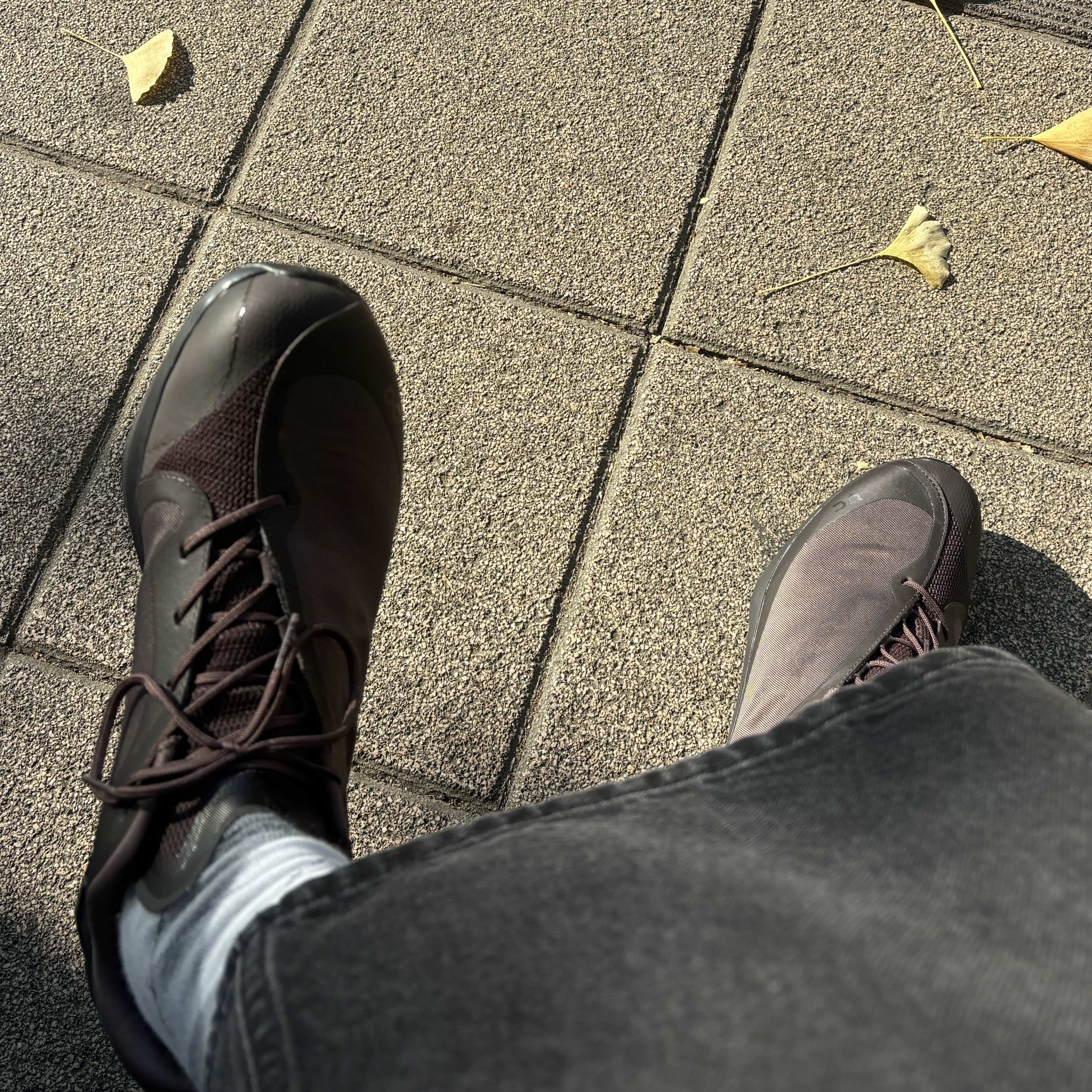 (W) On Running x Post Archive Faction (Paf) Cloudventure Peak Cacao Espresso 착용 스타일