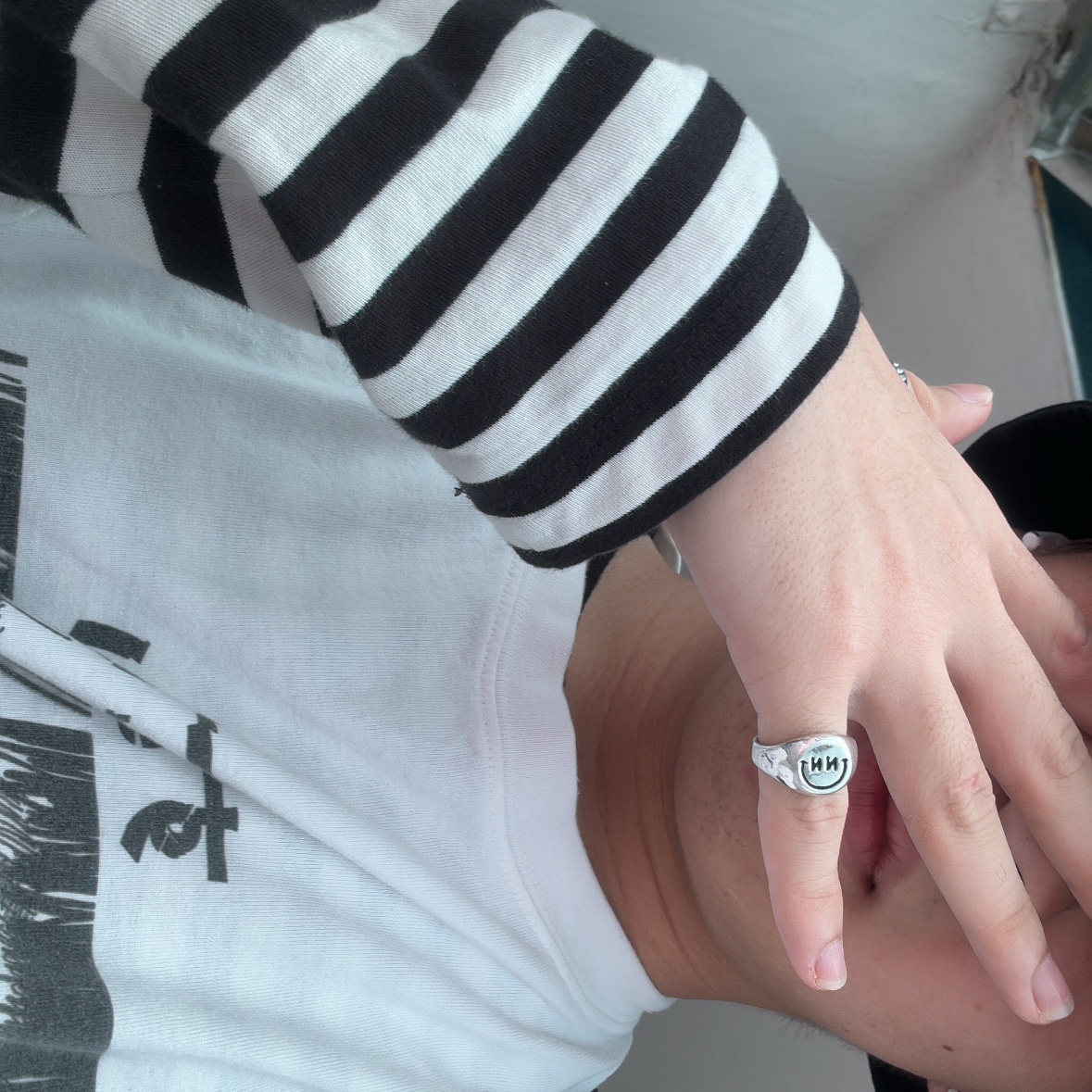NON FLOOR Sugoi T-Shirt White 착용 스타일