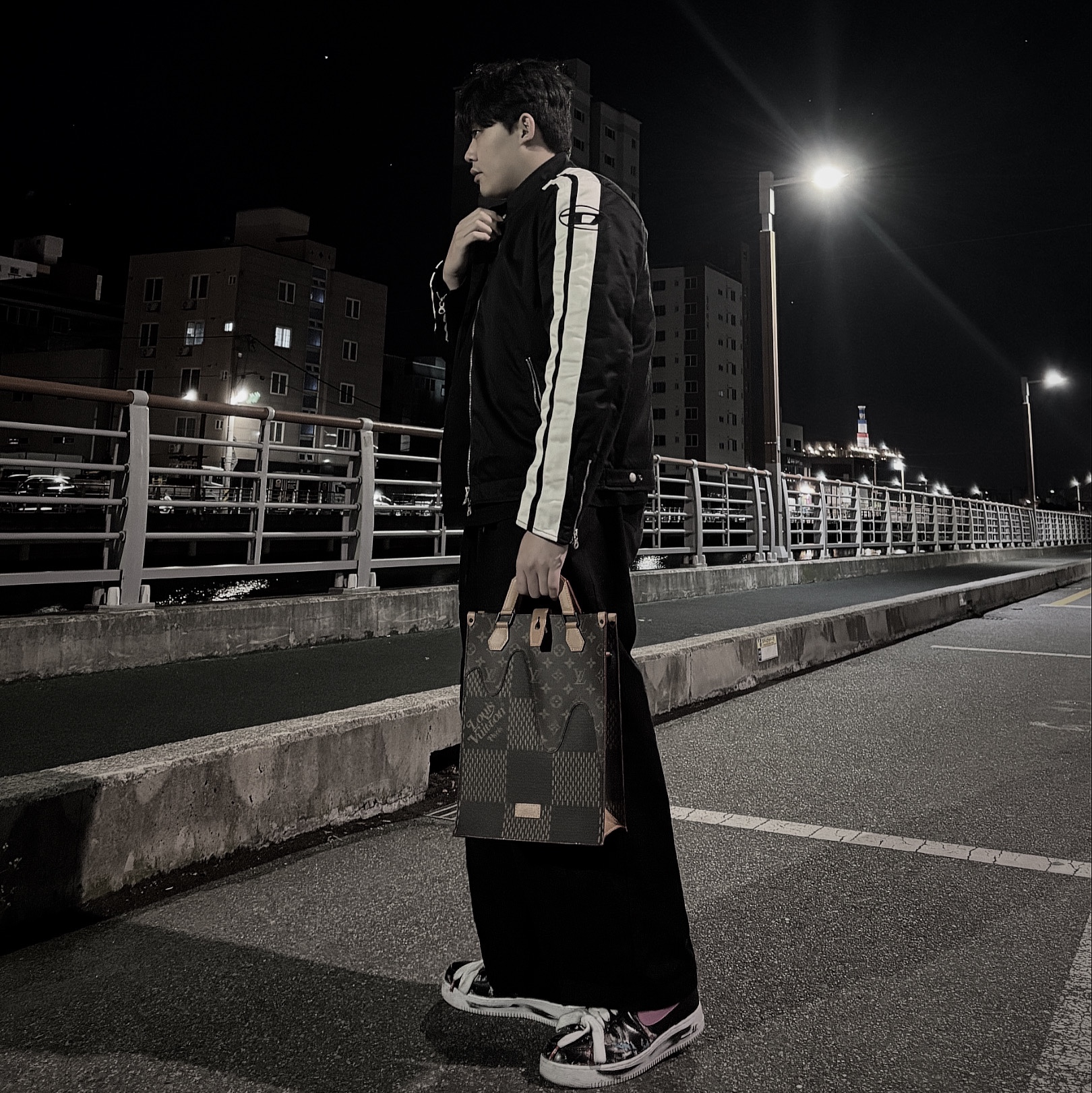 Louis Vuitton x Nigo Mini Tote Giant Damier Ebene and Monogram, Diesel J-Beck Biker Jacket Black 착용 스타일