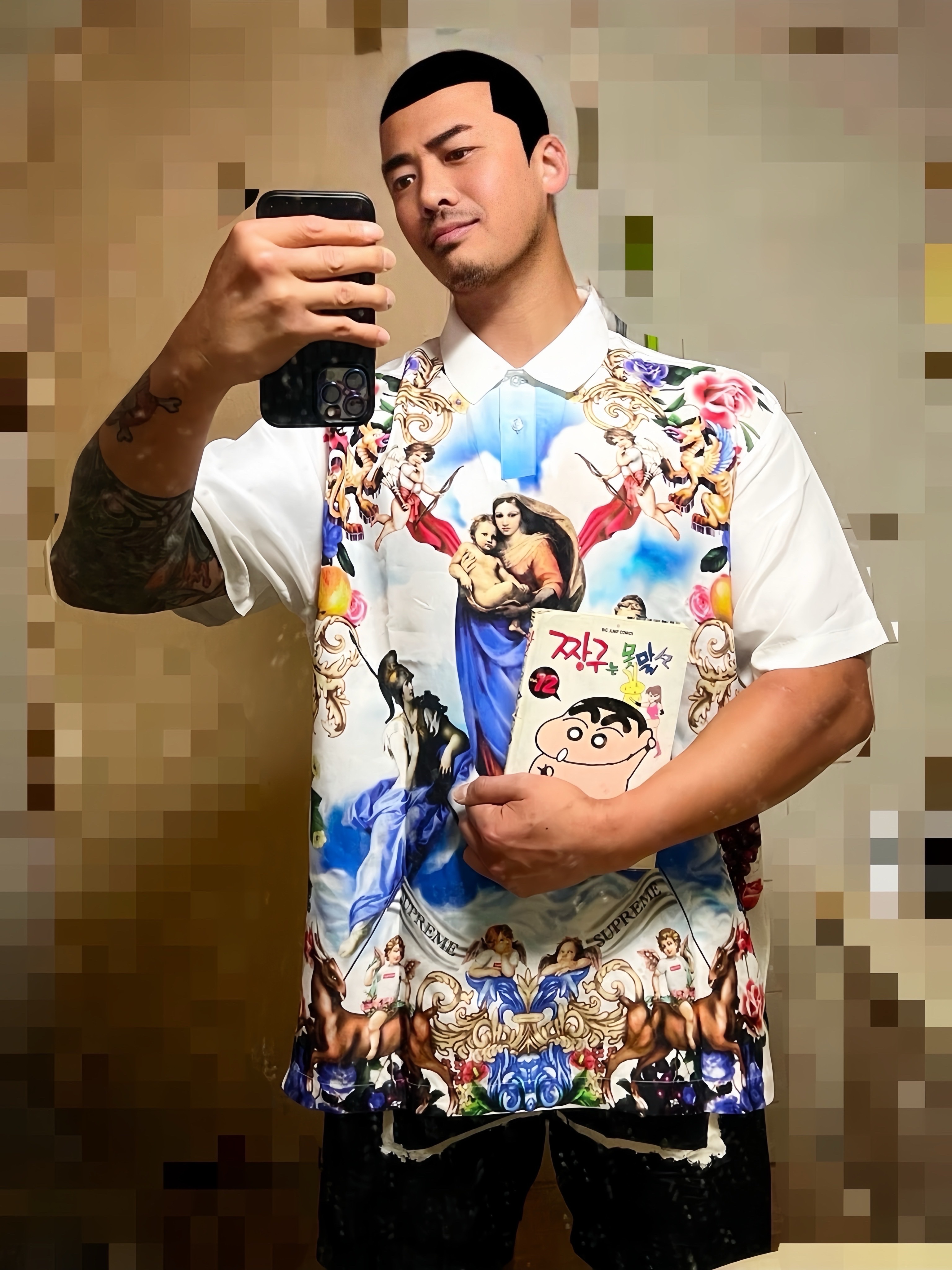 Supreme Heavenly Silk Polo White - 22FW, Stone Island B0992 Nylon Metal Stencil Print Swimming Trunk Black - 21SS 착용 스타일 - 2