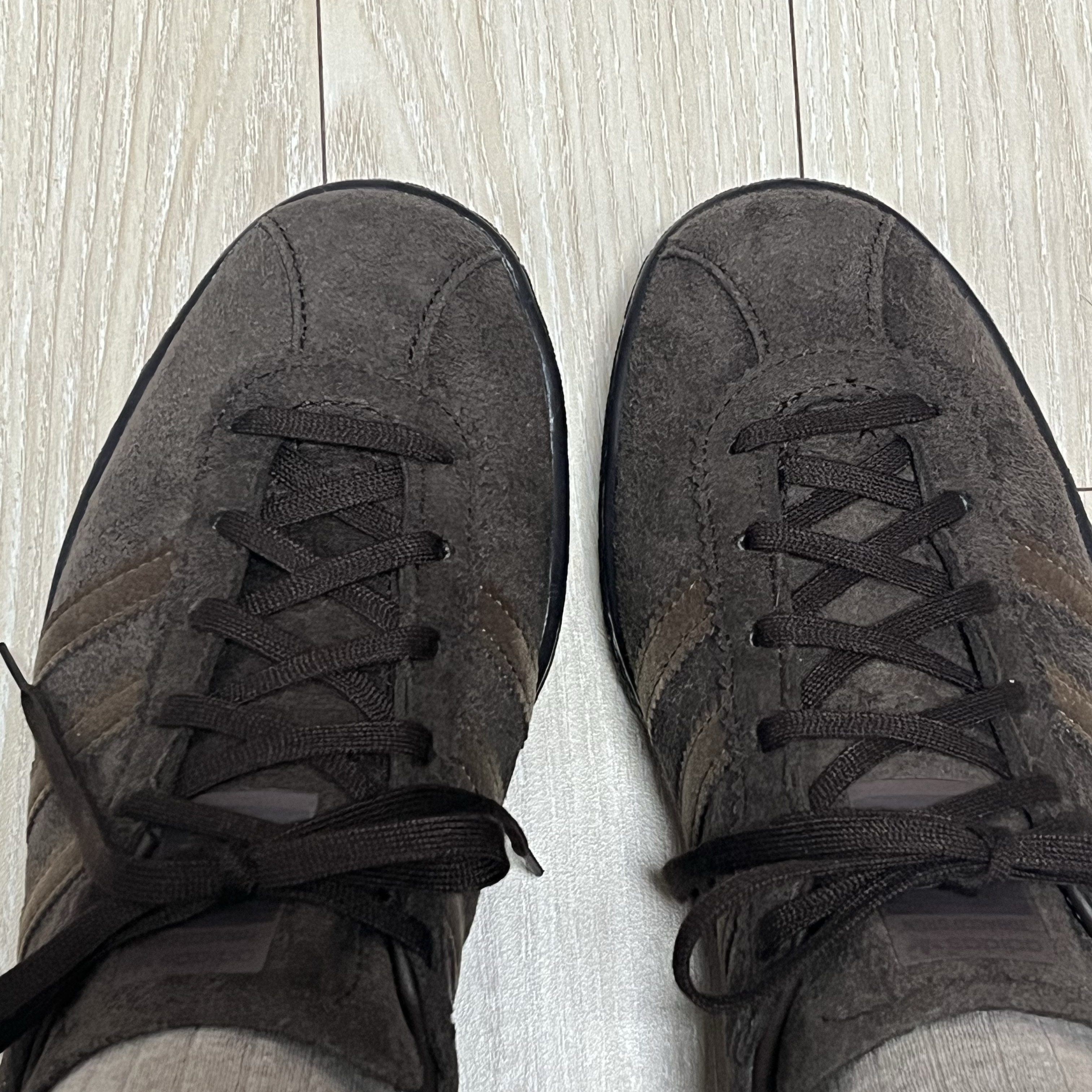 Adidas Tobacco Gruen Dark Brown 착용 스타일