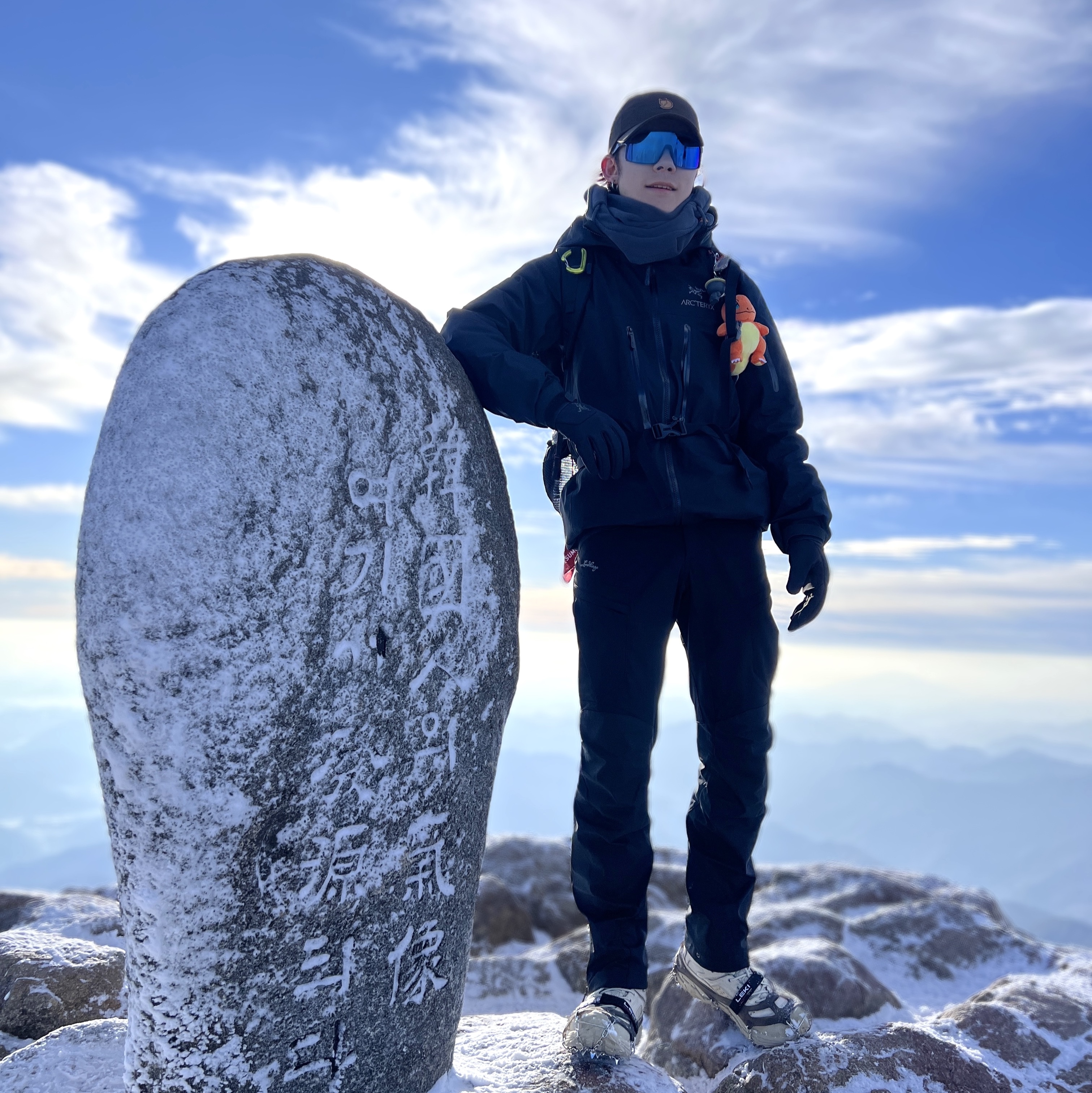 Arc'teryx Alpha SV Jacket Black, Arc'teryx Cerium Hoody Black 착용 스타일