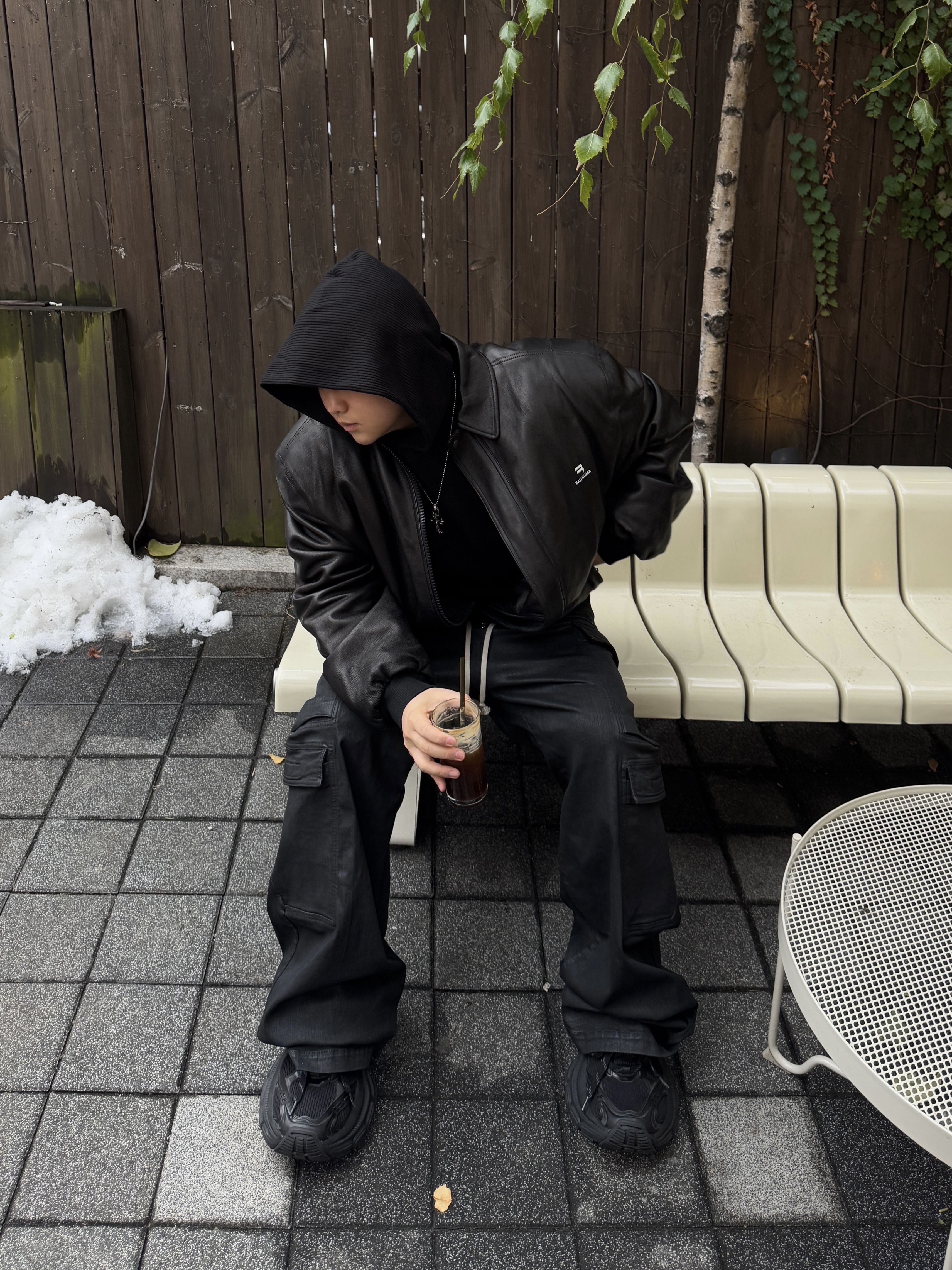 Balenciaga Sporty B Taxi Blouson Black, Balenciaga 10XL Sneakers Black 착용 스타일
