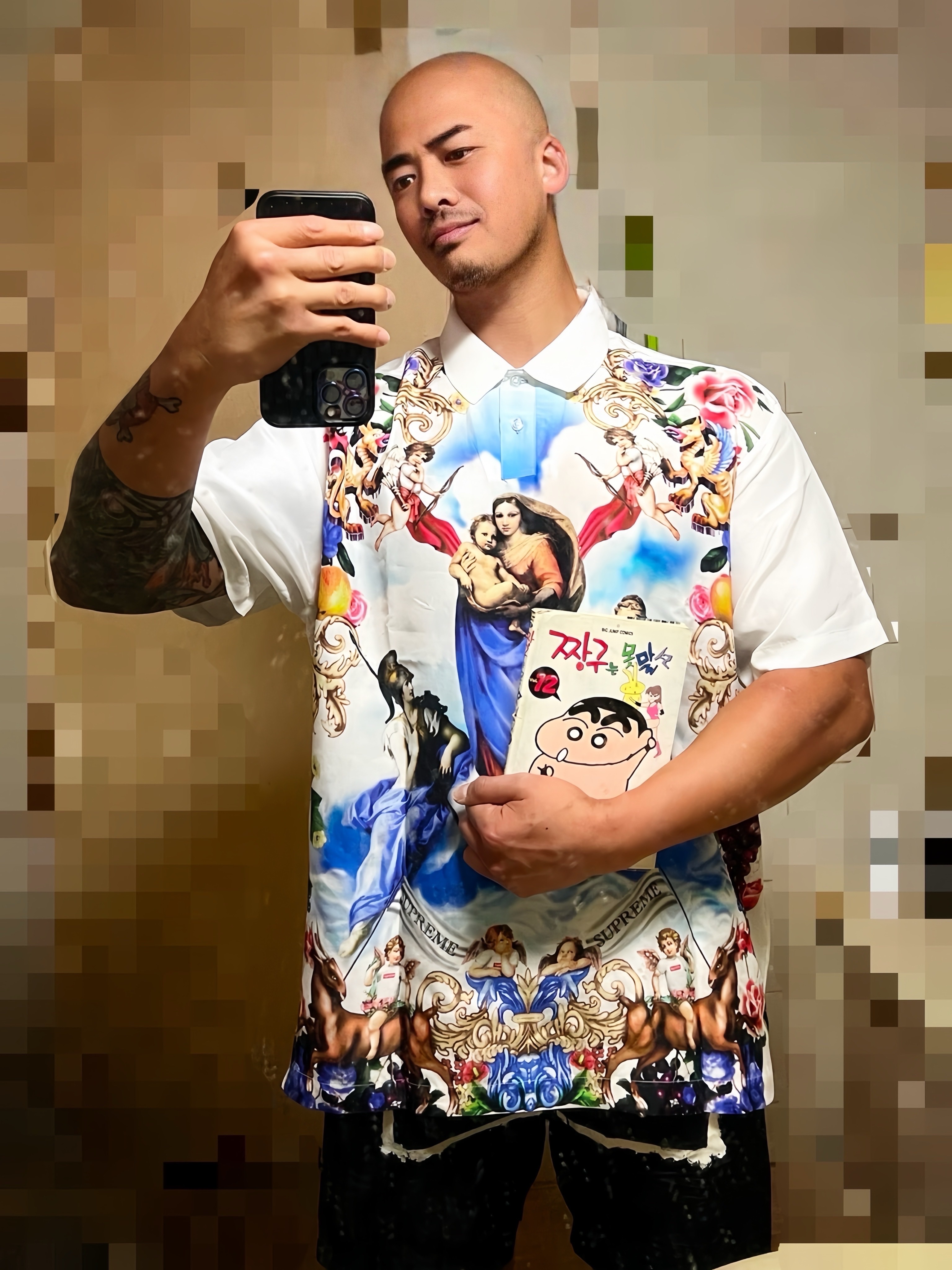 Supreme Heavenly Silk Polo White - 22FW, Stone Island B0992 Nylon Metal Stencil Print Swimming Trunk Black - 21SS 착용 스타일 - 1