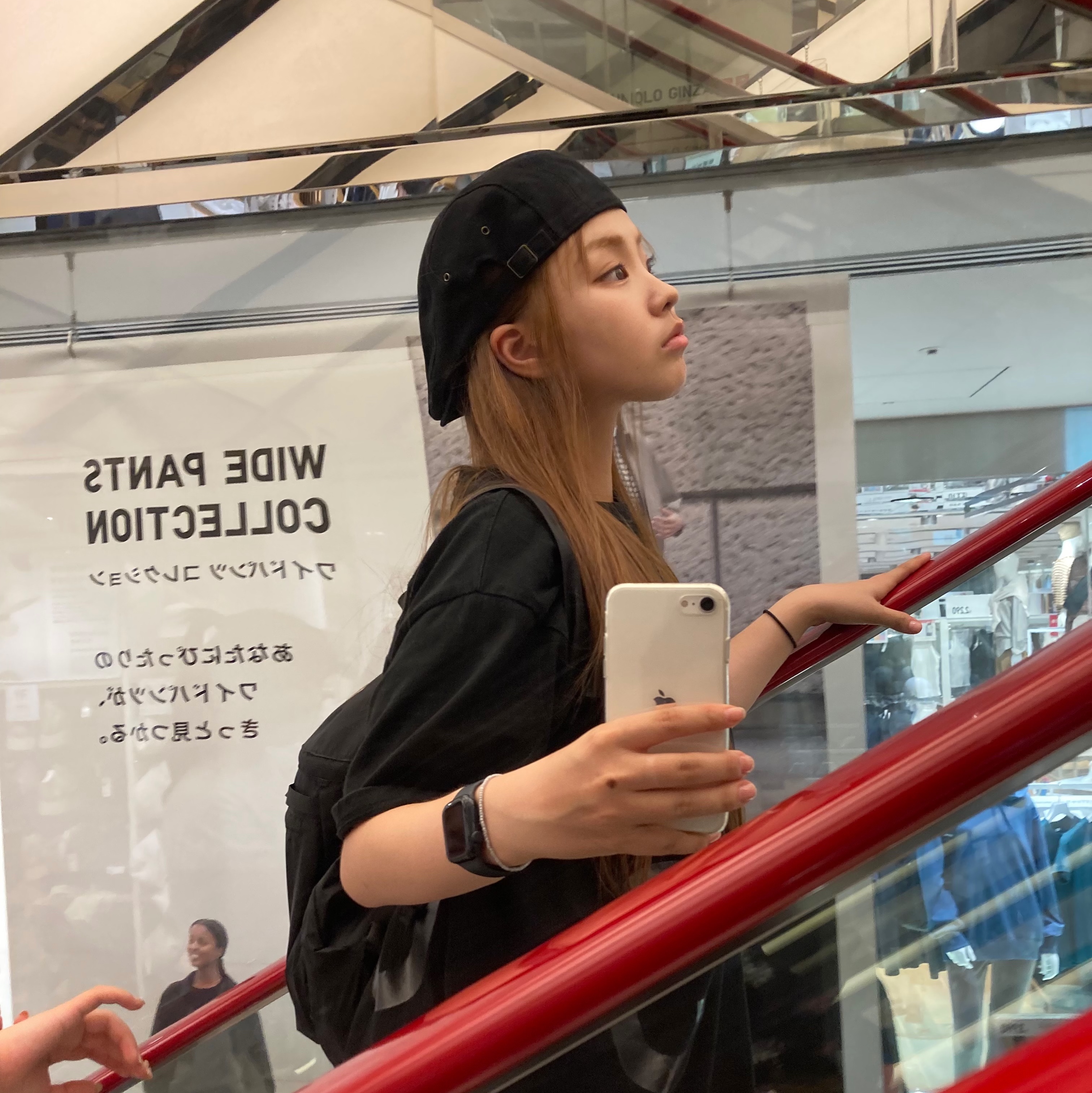 [KREAM 단독] Safarispot 1/2 Basic Safari T-Shirt Black 착용 스타일 - 3