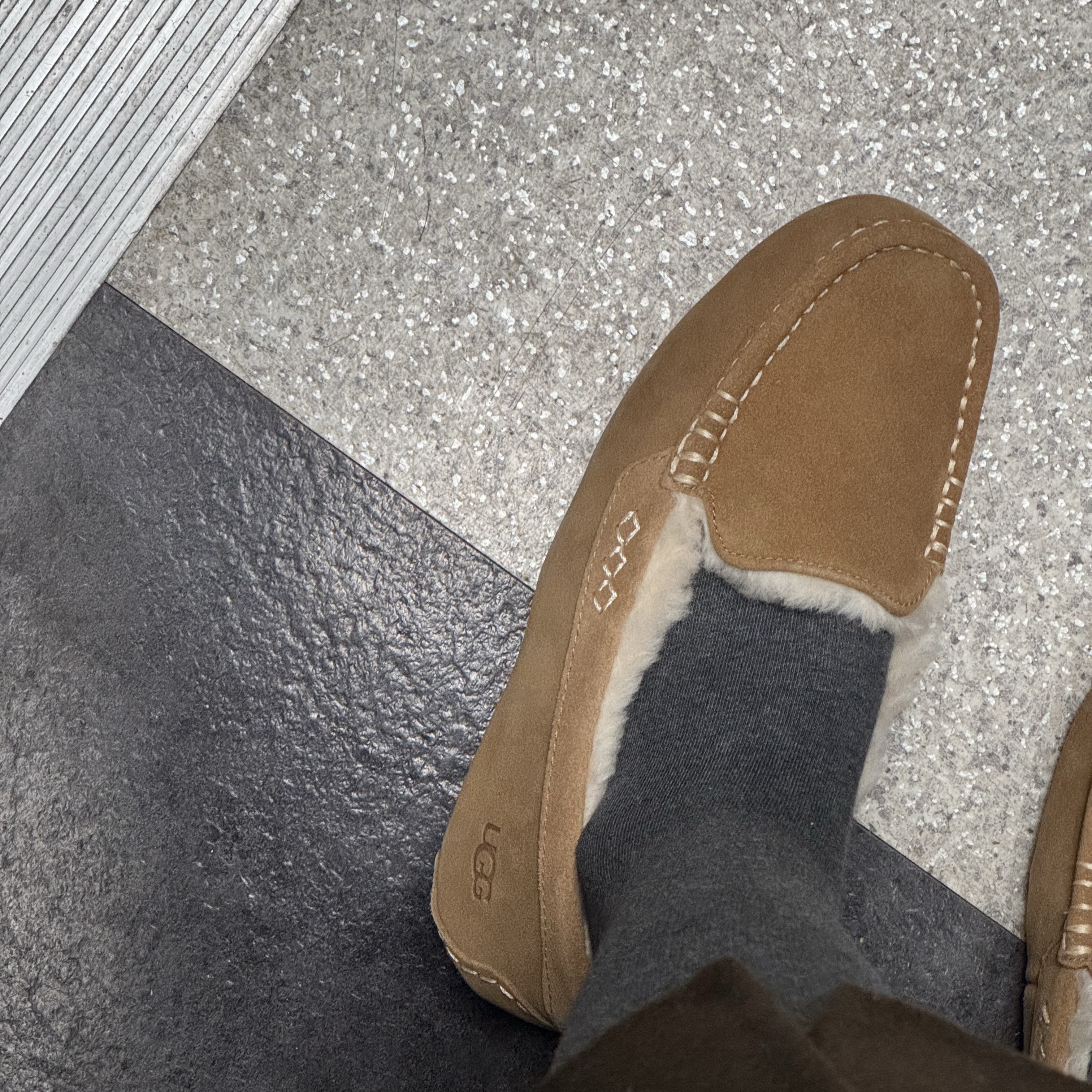(W) UGG Ansley Chestnut - Standard 착용 스타일 - 3