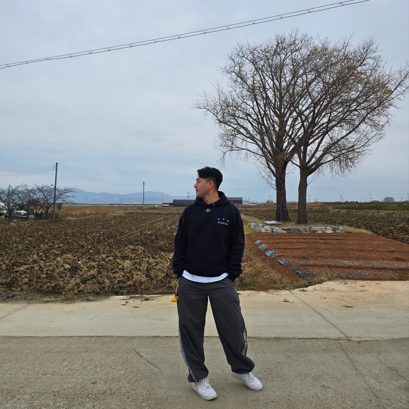 IAB Studio x Arcane Piltover Hoodie Navy Dove Blue, Nike Air Force 1 '07 Low White 착용 스타일 - 2