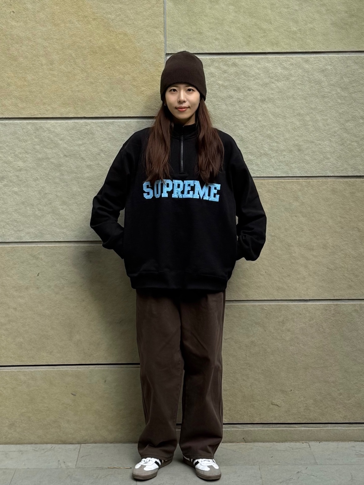 Supreme Collegiate Half Zip Pullover Black - 24FW, Adidas Samba Vegan White Black 착용 스타일 - 3