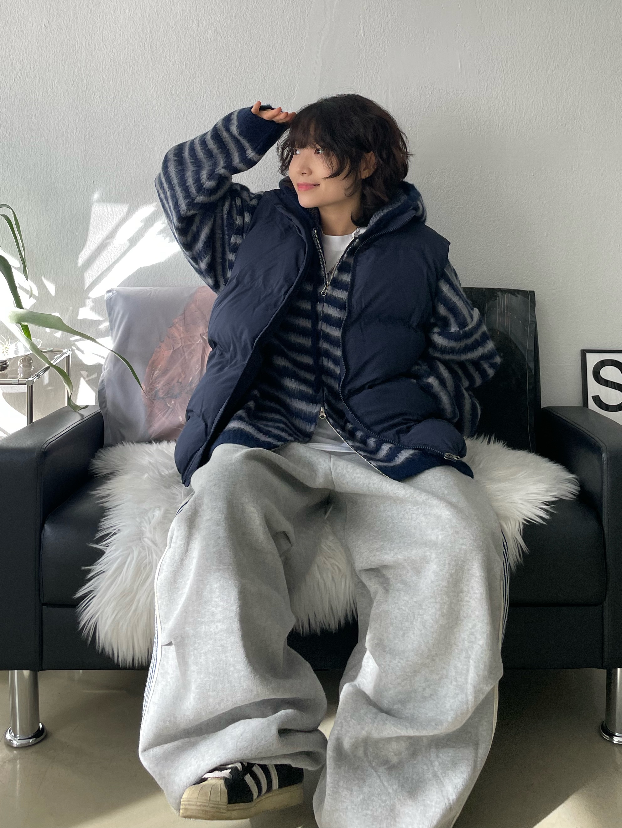 Adidas Superstar Premium Black White 착용 스타일 - 6