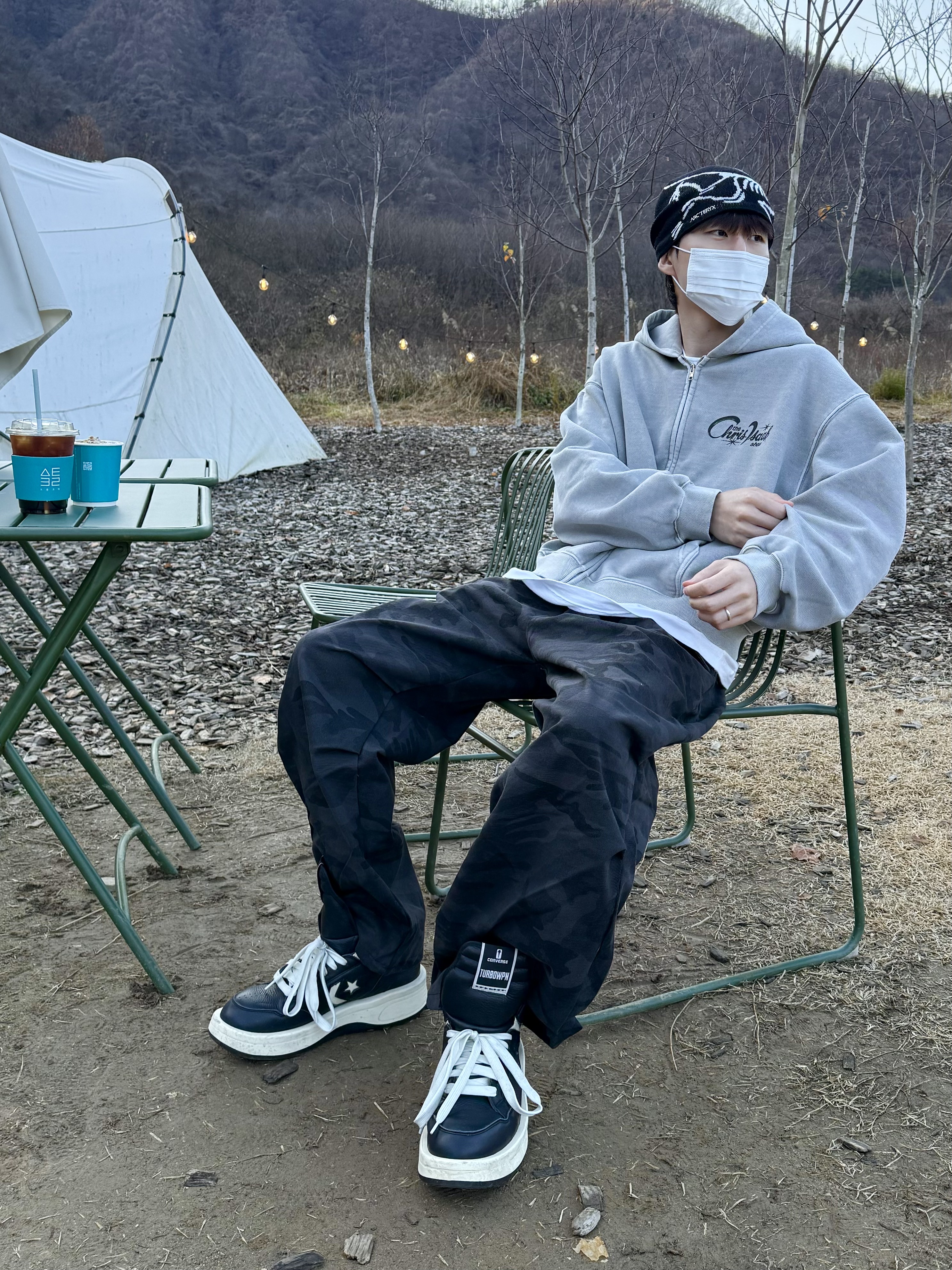 Arc'teryx Bird Head Toque Orca, Converse x Drkshdw Turbowpn Black Cream 착용 스타일 - 1