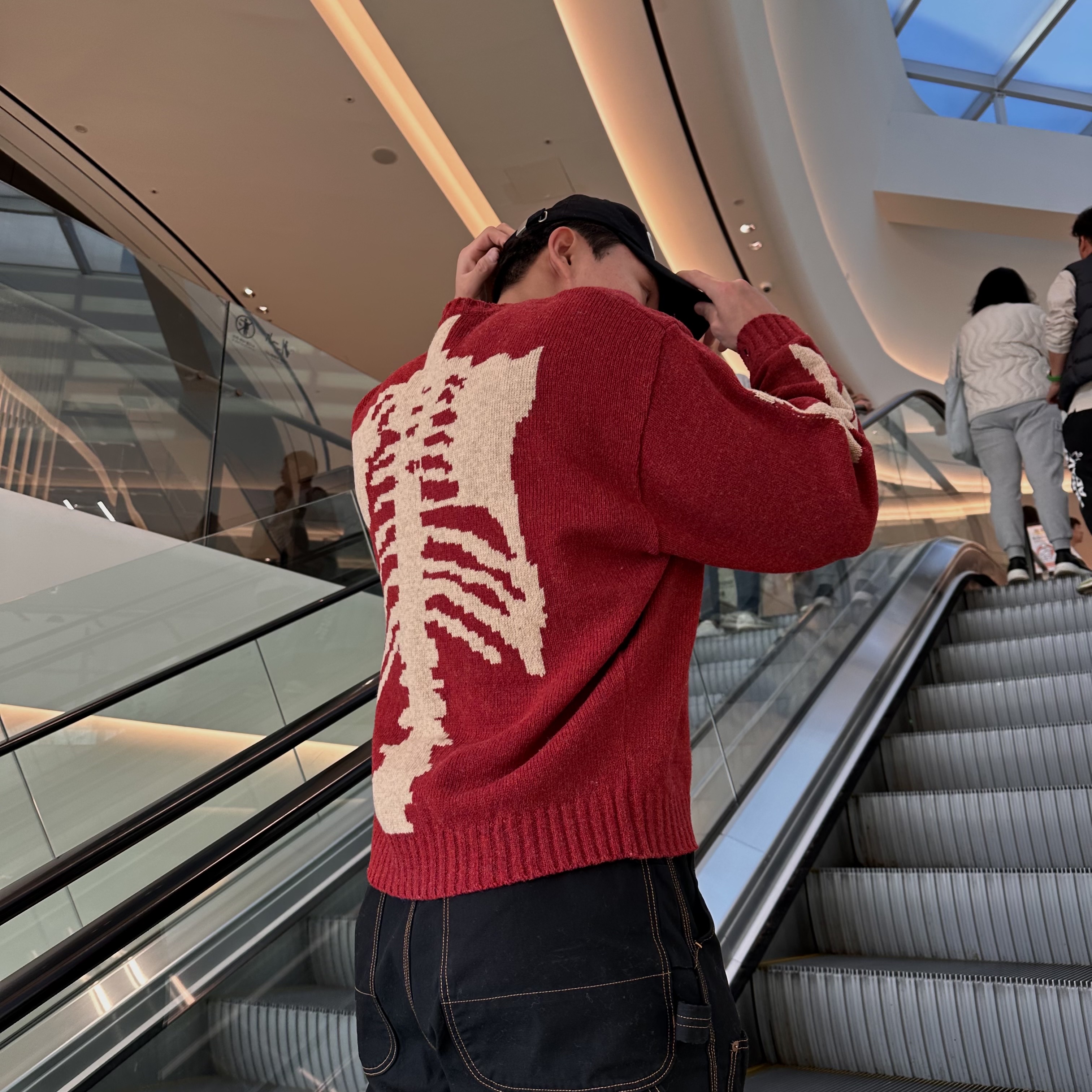 Kapital 5G Wool Bone Crewneck Sweater Red, Kapital Thin Canvas Lumber Pants Black 착용 스타일