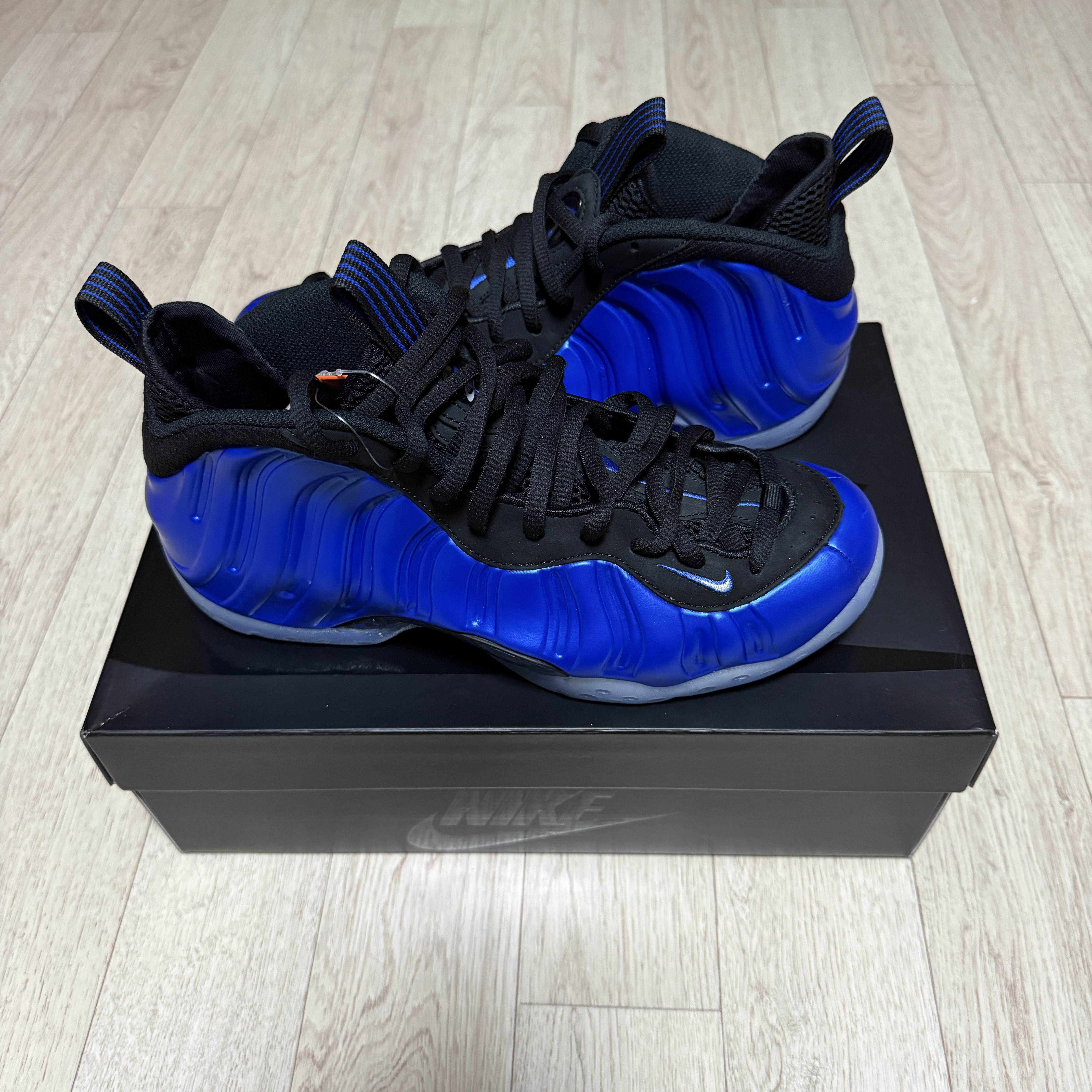 Nike Air Foamposite One International Blue 착용 스타일