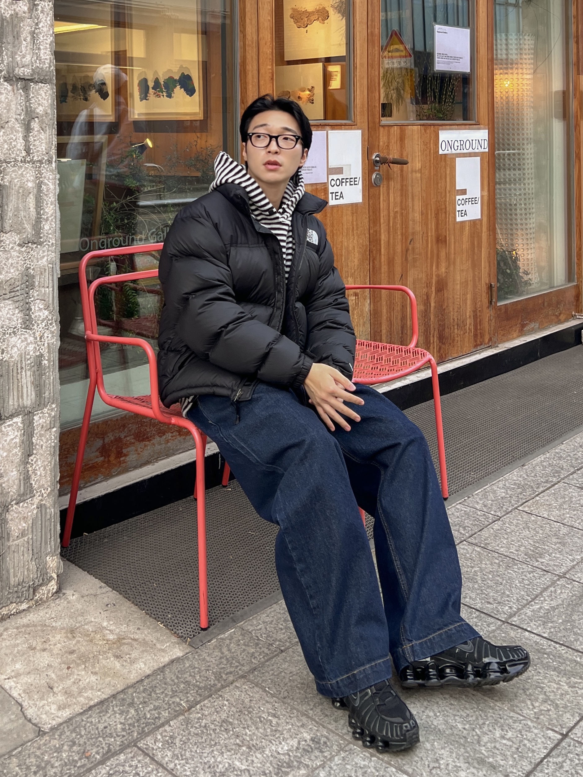(W) Nike Shox TL Black and Max Orange, The North Face 1996 Retro Nuptse Jacket Black 착용 스타일 - 1