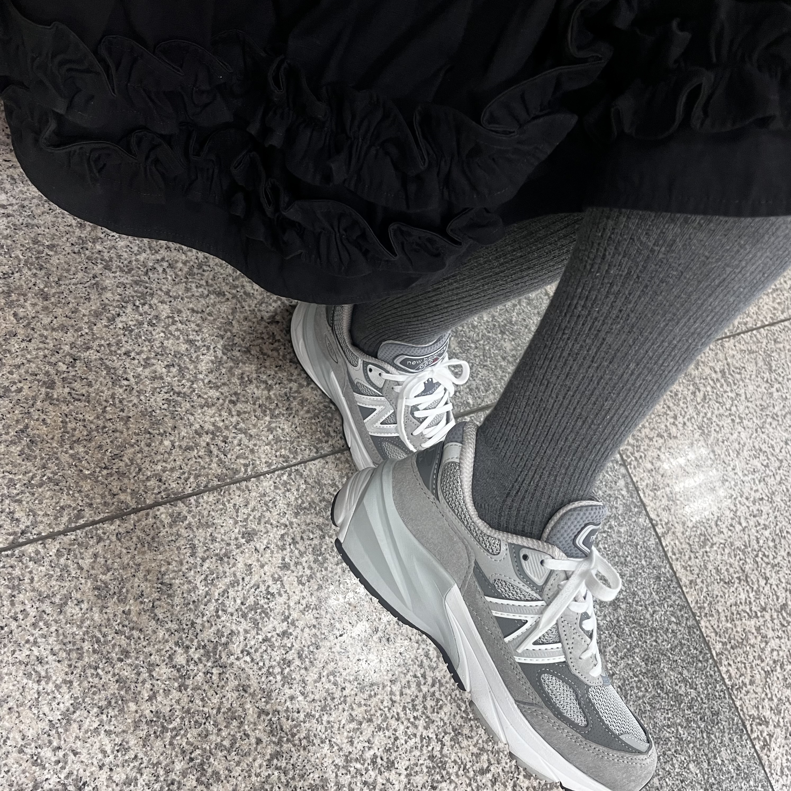 (W) New Balance 990v6 Made in USA Grey - B Standard 착용 스타일