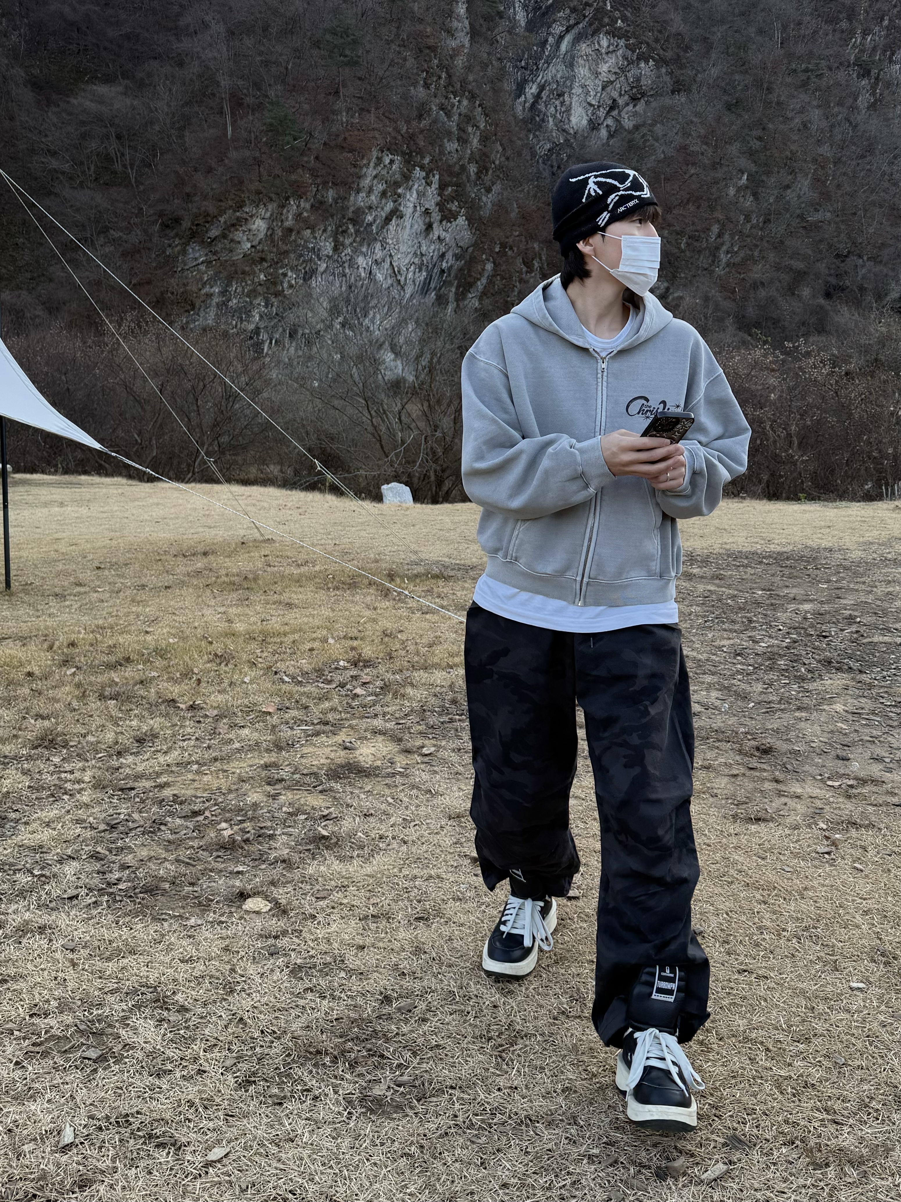 Arc'teryx Bird Head Toque Orca, Converse x Drkshdw Turbowpn Black Cream 착용 스타일 - 3
