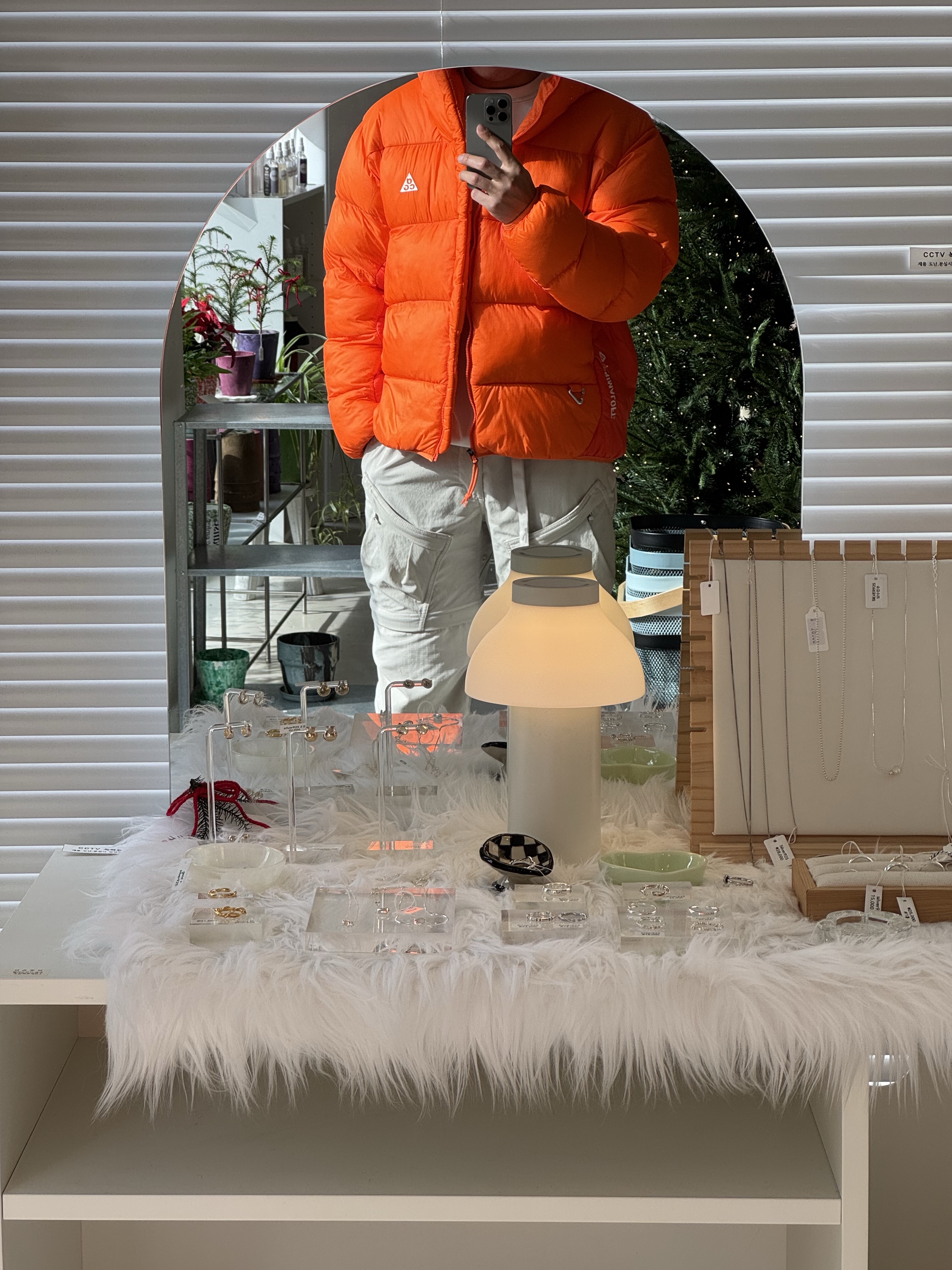 Nike ACG Therma-Fit ADV Lunar Lake Puffer Jacket Safety Orange - Asia, Nike ACG Smith Summit Cargo Pants Light Orewood Brown - Asia 착용 스타일