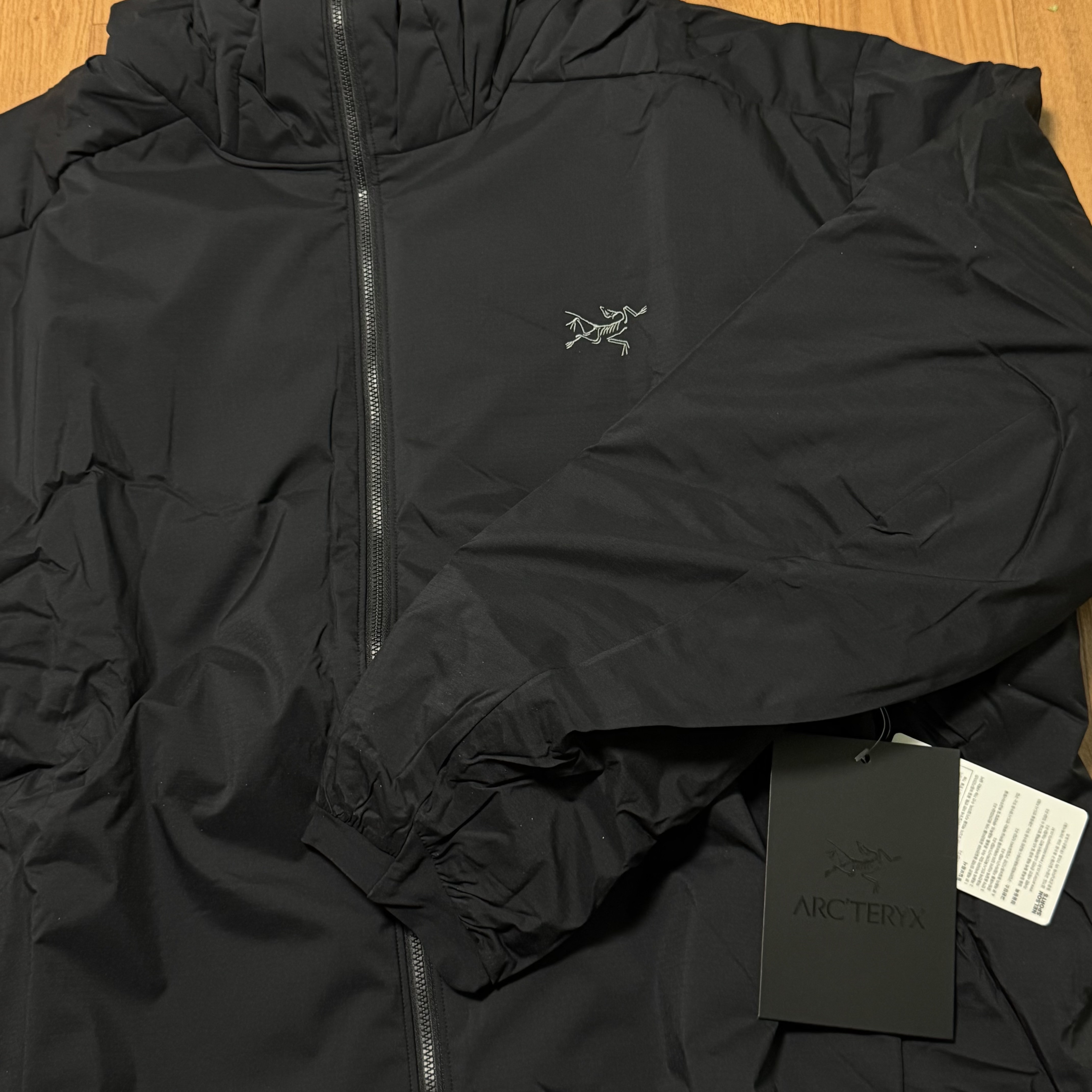 Arc'teryx Atom Heavyweight Hoody Black 착용 스타일 - 1