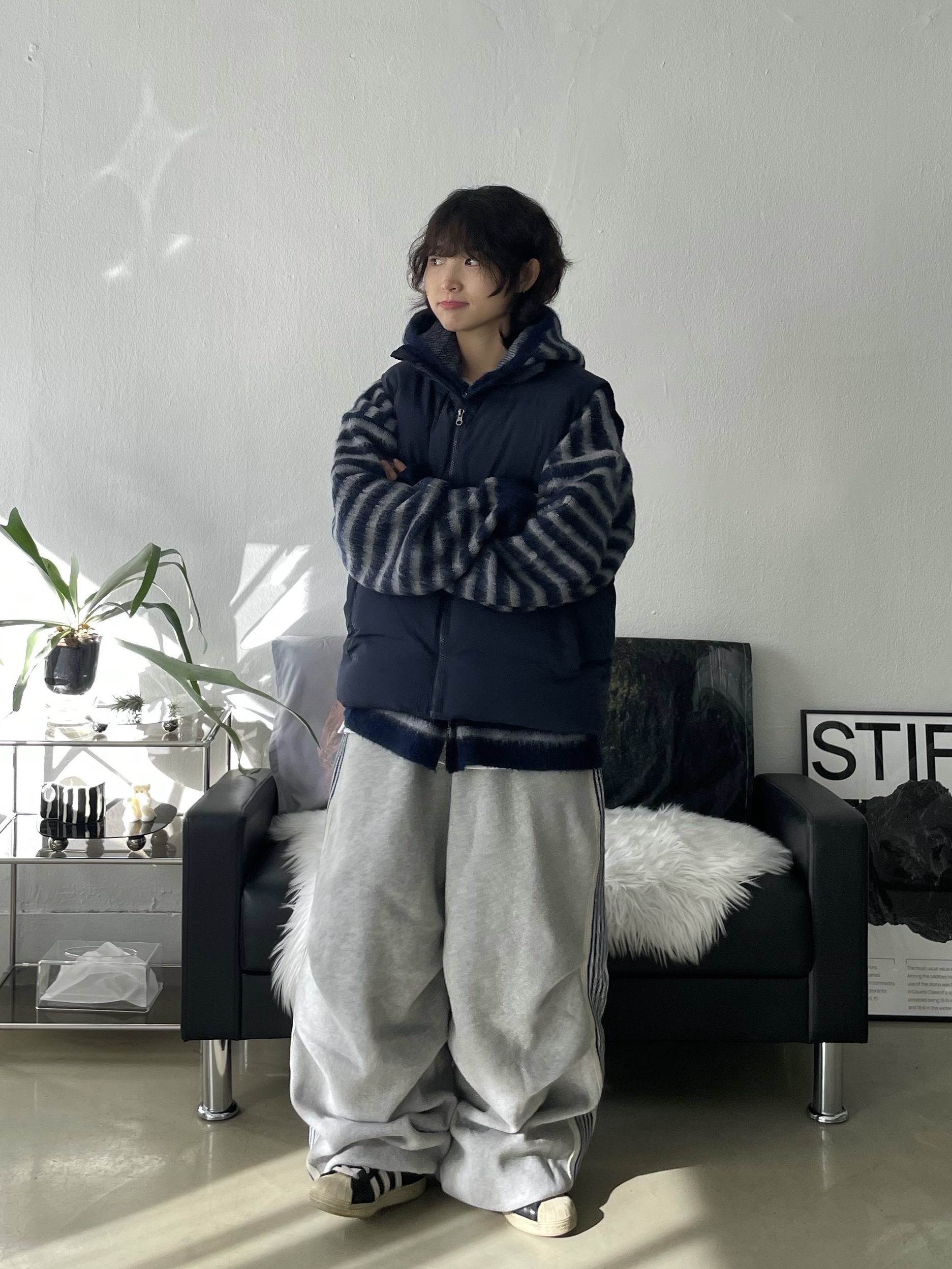 Adidas Superstar Premium Black White 착용 스타일 - 3