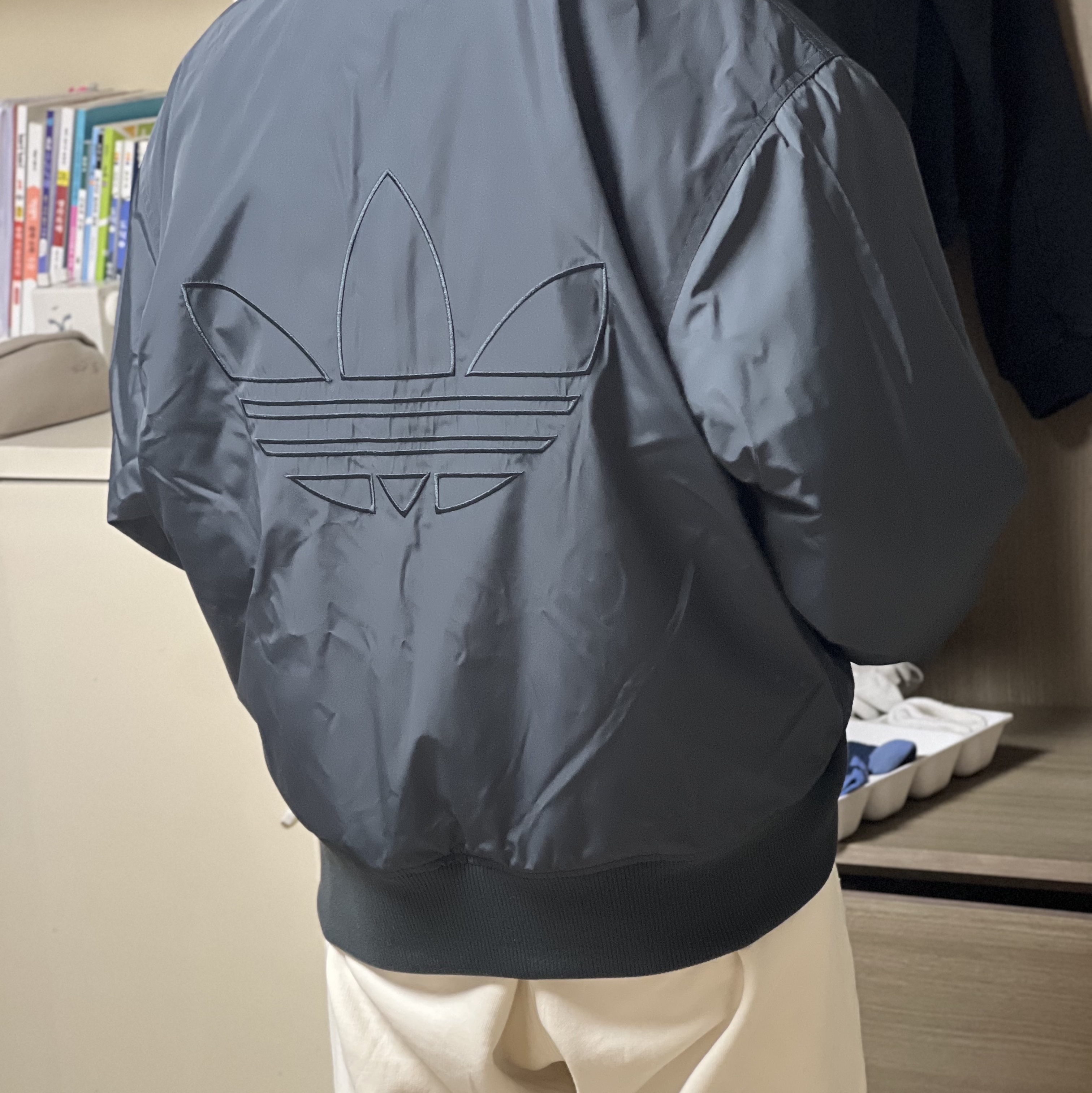 Adidas Reversible Sherapa Bomber Grey - KR Sizing 착용 스타일 - 1