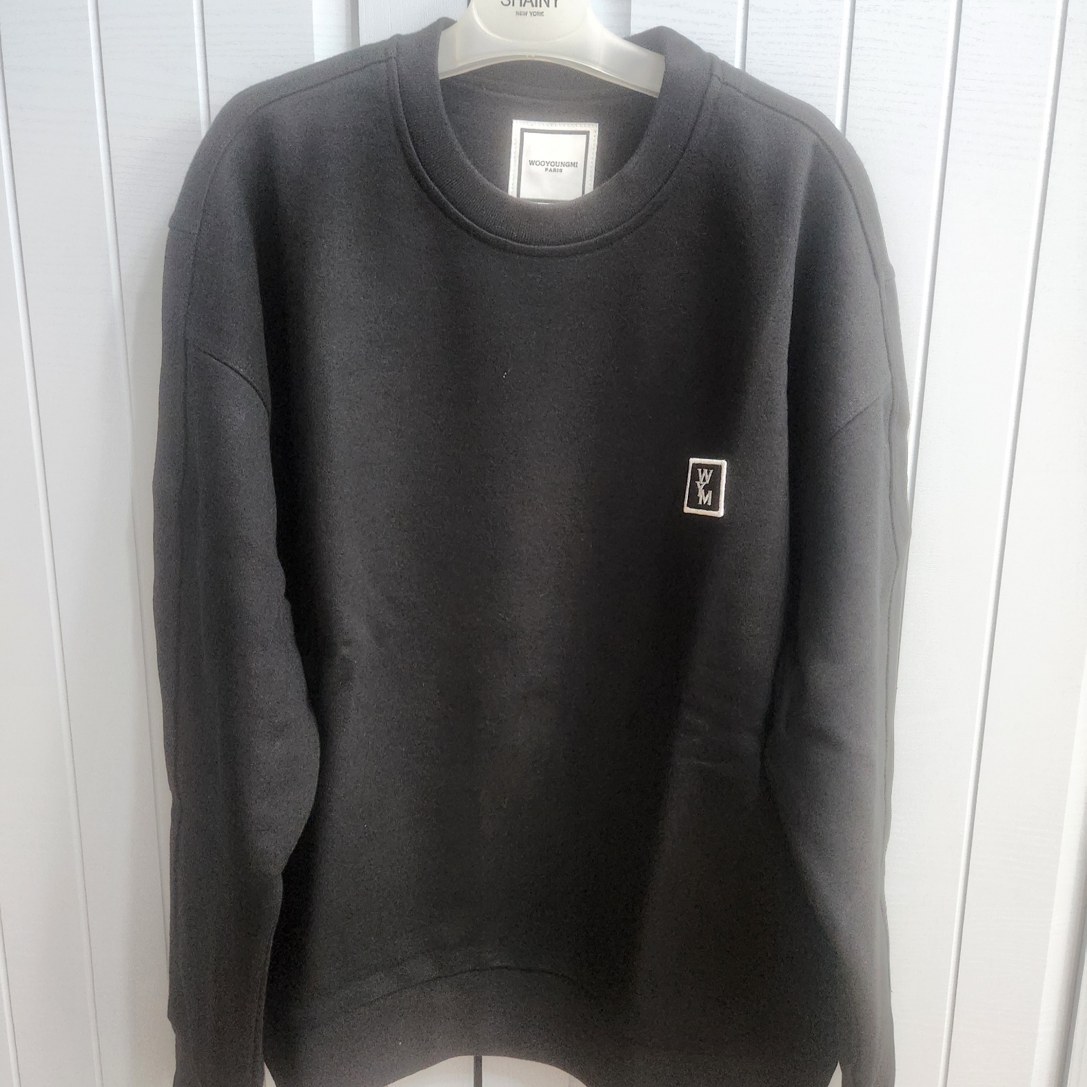 (W) Wooyoungmi Back Logo Sweatshirt Black - 24SS 착용 스타일