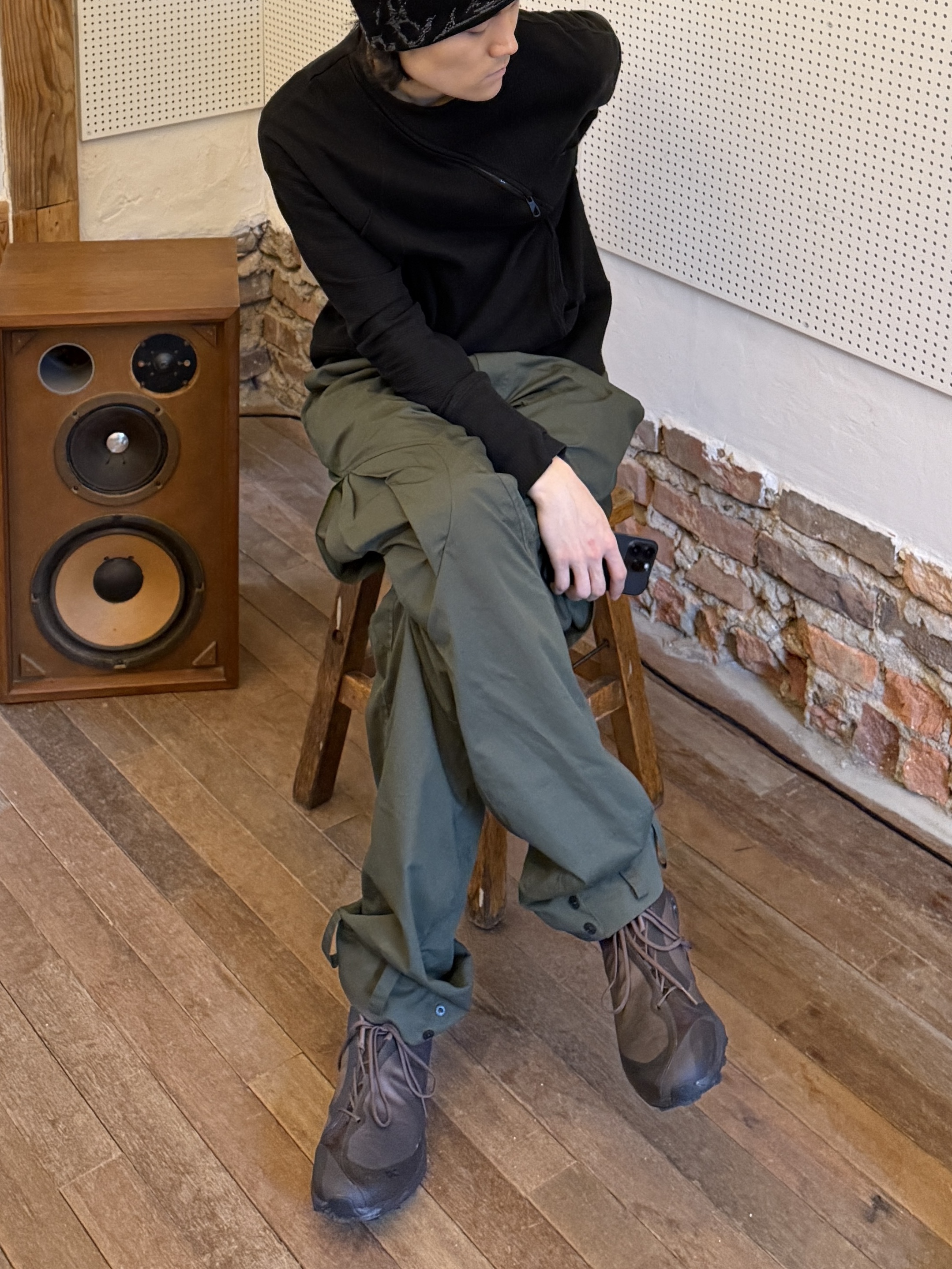 On Running x Post Archive Faction (Paf) Cloudventure Peak Cacao Espresso, On Running x Post Archive Faction (Paf) Cloudventure Peak All Black 착용 스타일 - 2