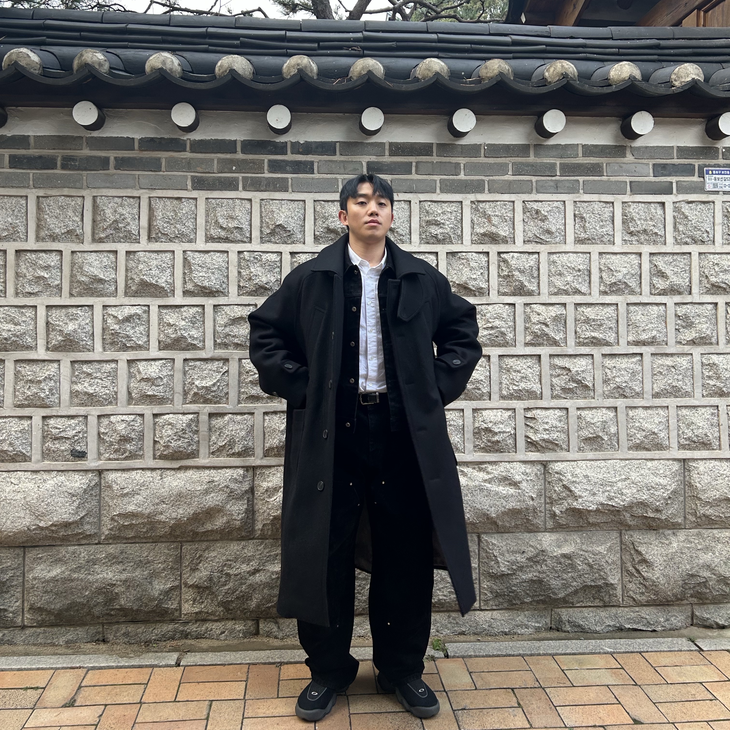 Oakley Factory Team x Brain Dead Suede Flesh Caviar Mesh Black, Undermycar Legion.02 Balmacaan Oversized Wool Coat Black 착용 스타일 - 2