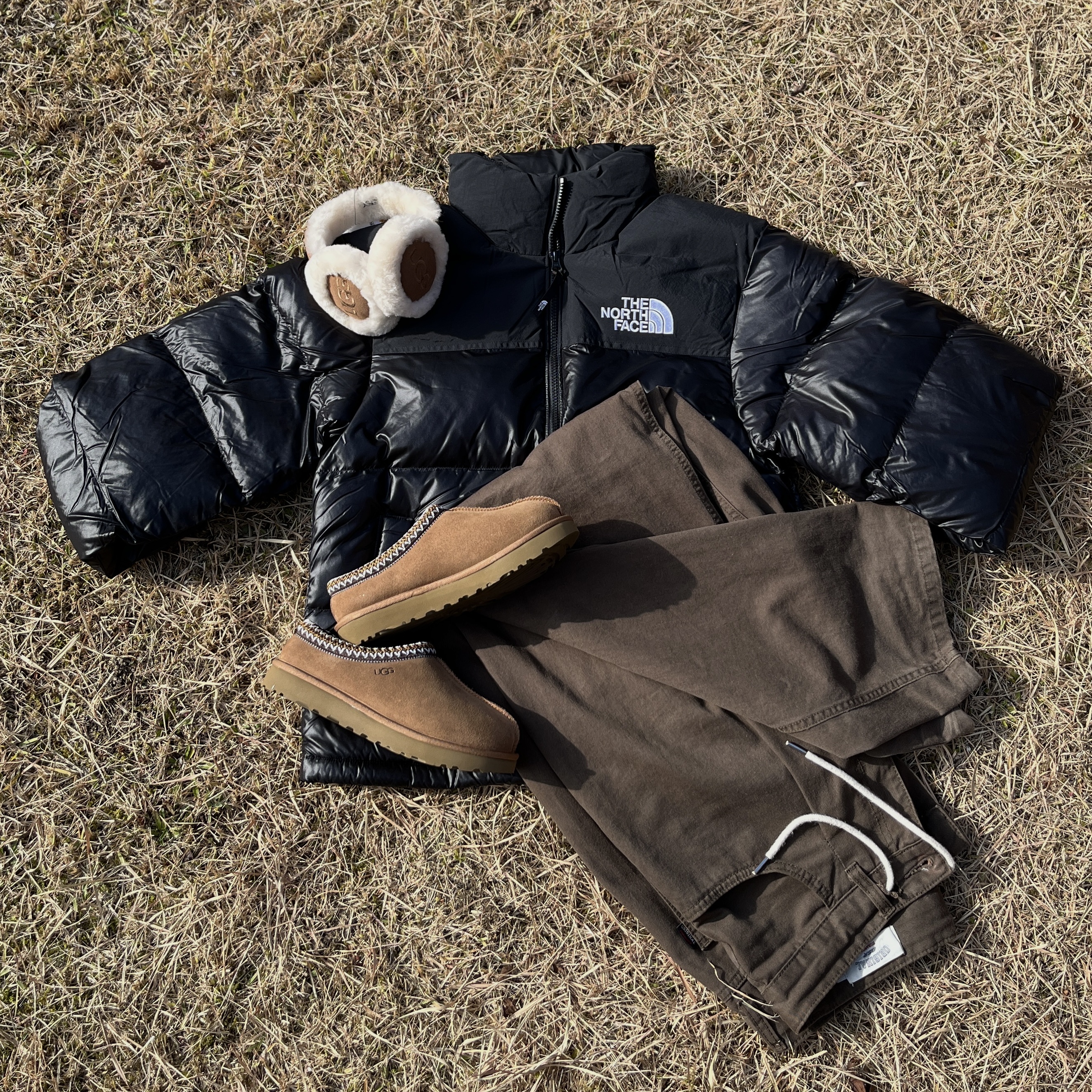 UGG Tasman Slipper Chestnut, (W) The North Face Nuptse On Ball Jacket Black 착용 스타일