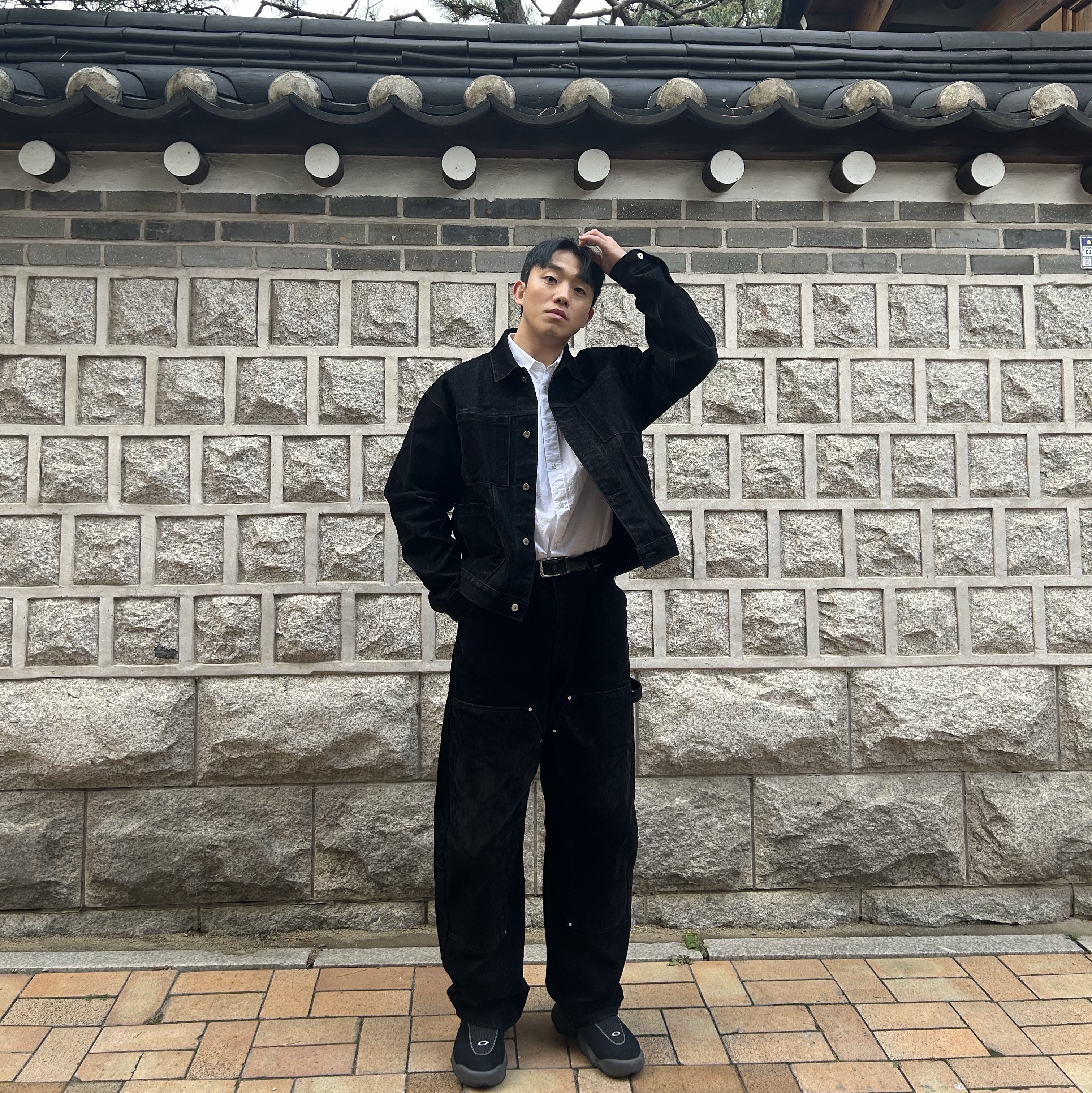 Oakley Factory Team x Brain Dead Suede Flesh Caviar Mesh Black, Undermycar Legion.02 Balmacaan Oversized Wool Coat Black 착용 스타일 - 3