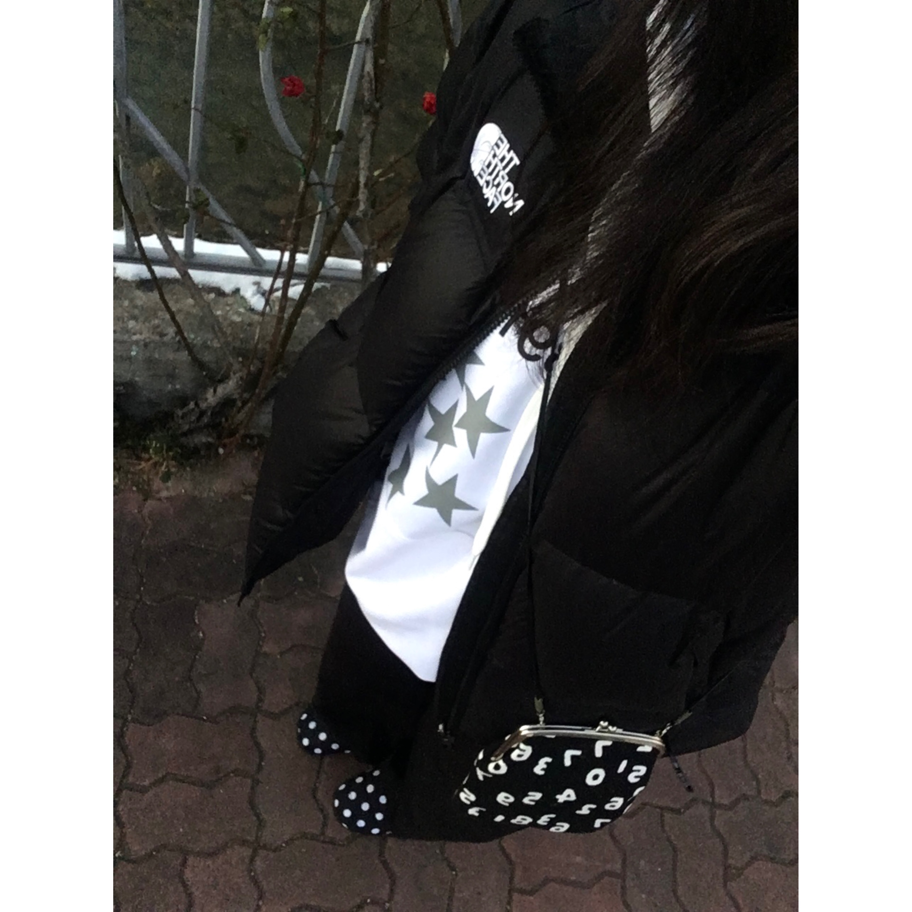Subu Permanent F-Line Dots, Sou Sou Canvas Soft Gamaguchi Bag Large Black (with 110cm Black Leather Strap) 착용 스타일