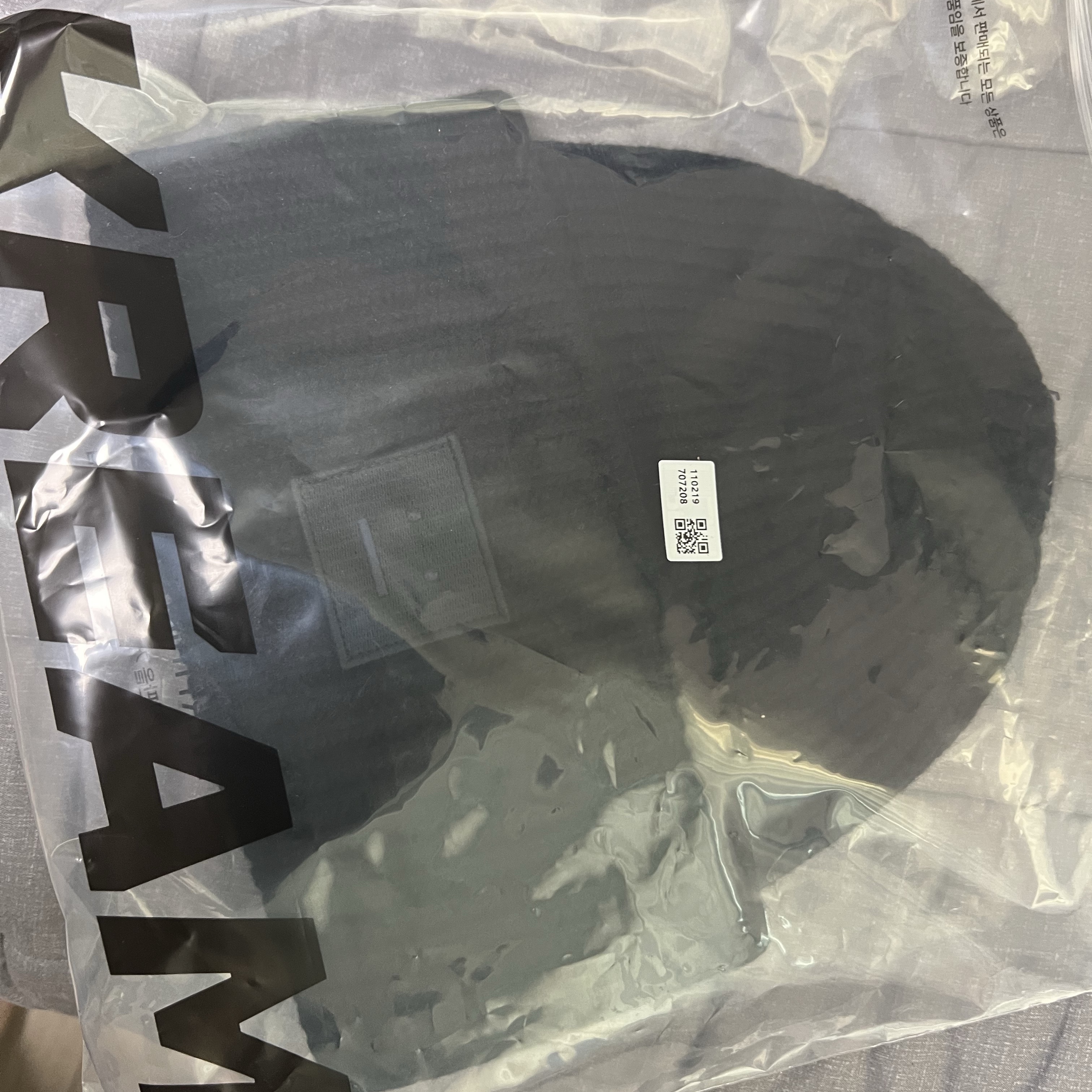 Acne Studios Large Face Logo Beanie Black 착용 스타일
