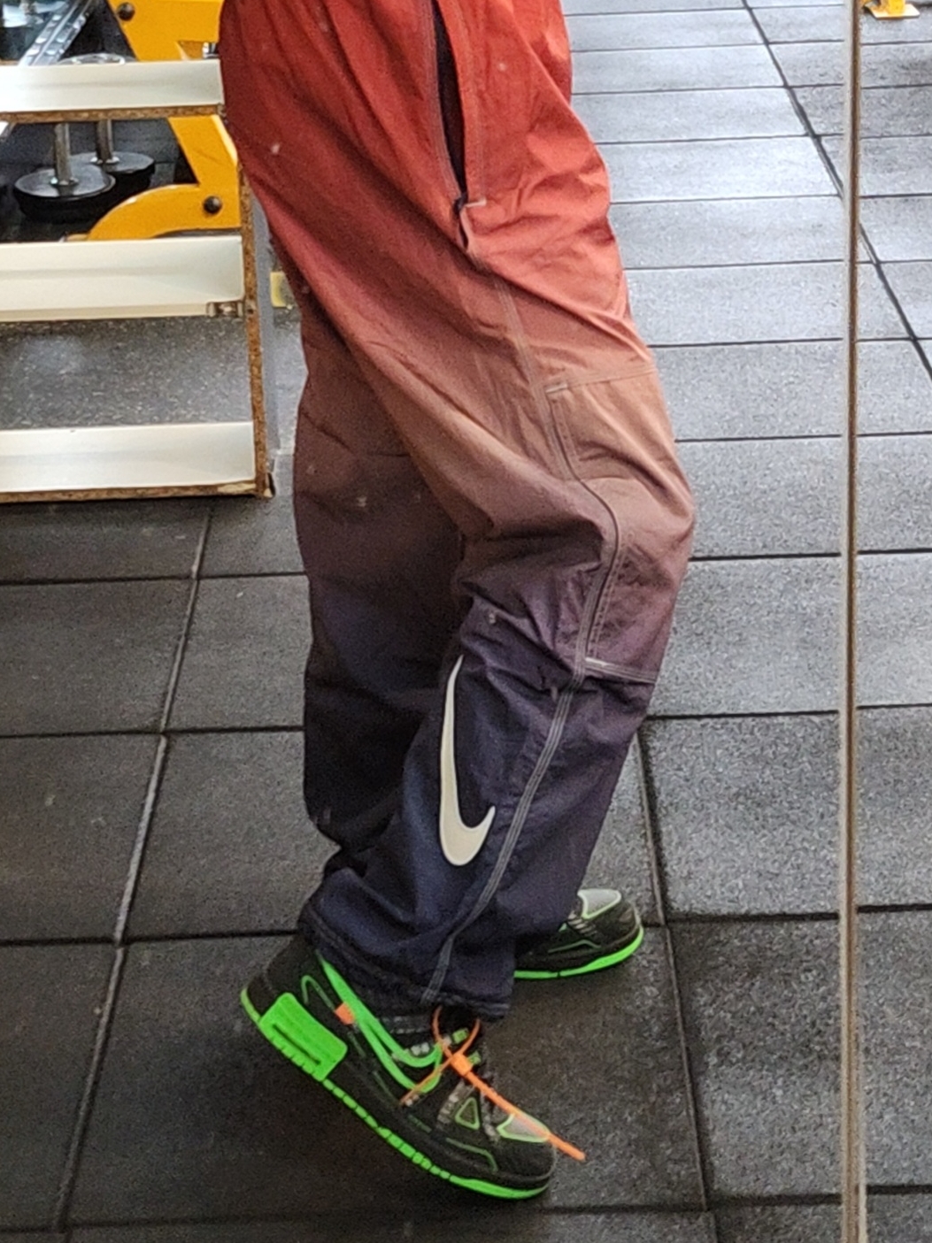 Stussy Beach Shell Coated Ripstop Red, Supreme x Nike Ripstop Track Pants Multicolor - 24SS 착용 스타일 - 4