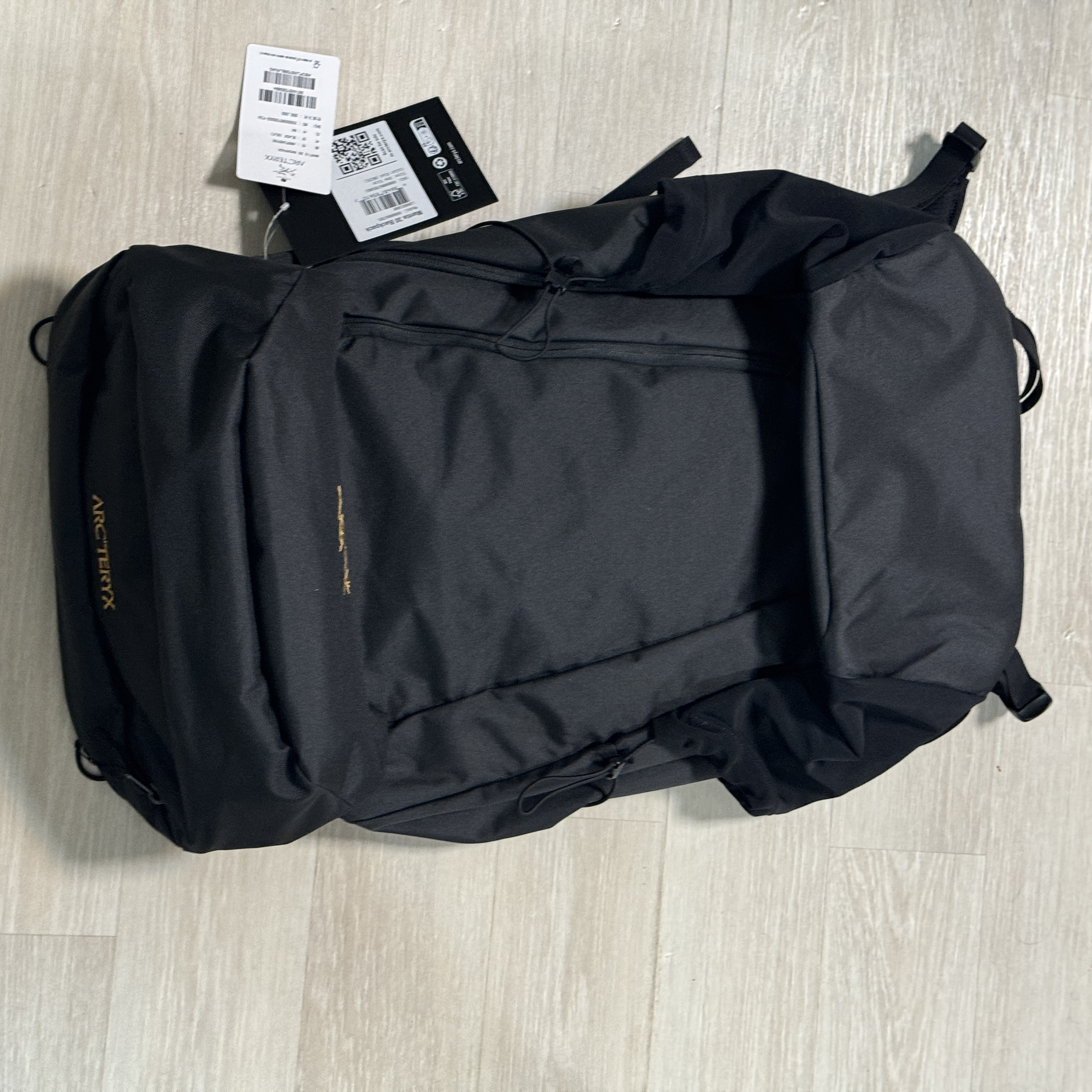 Arc'teryx Mantis 30 Backpack Black 착용 스타일